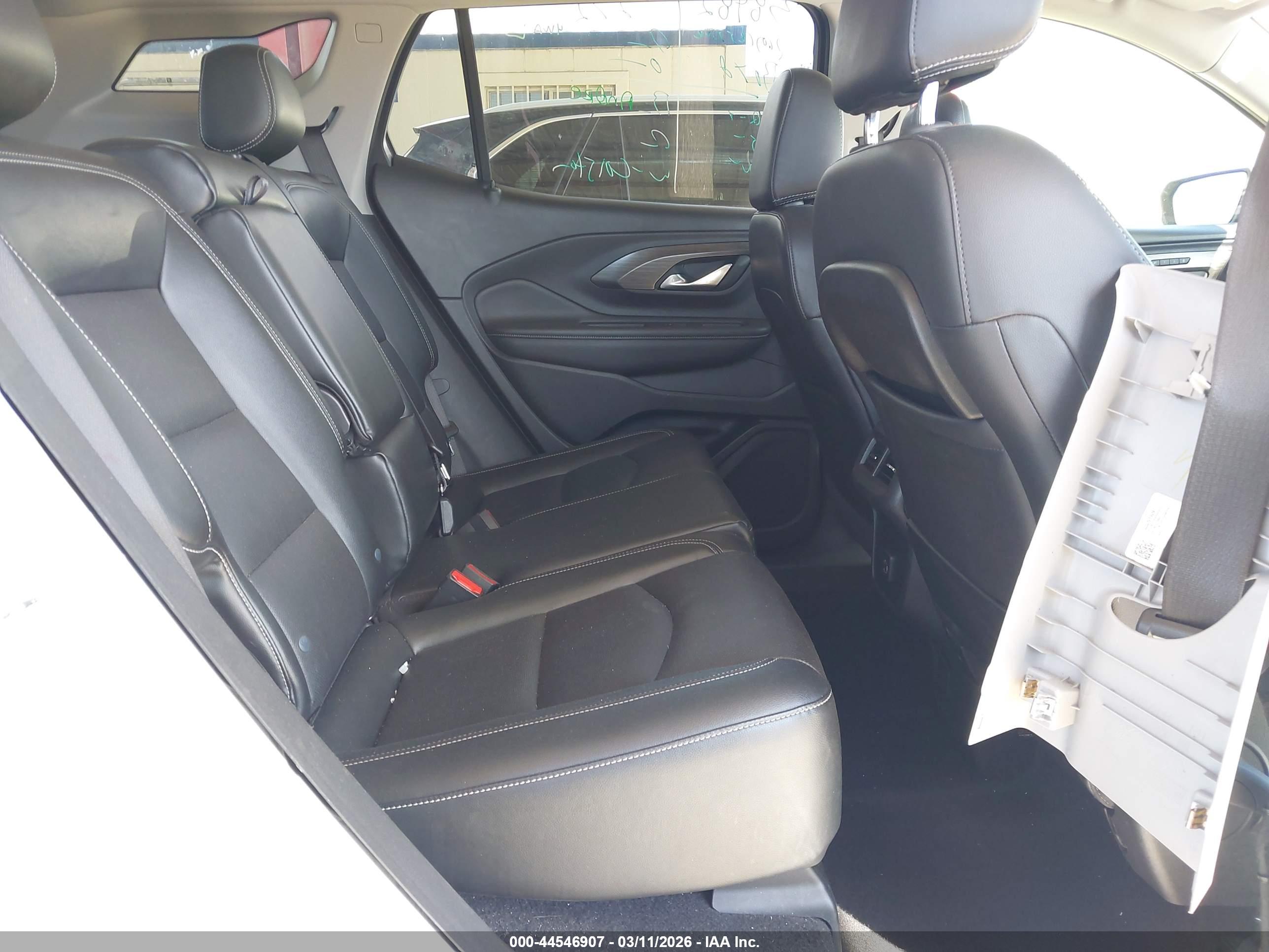 GMC TERRAIN image 8