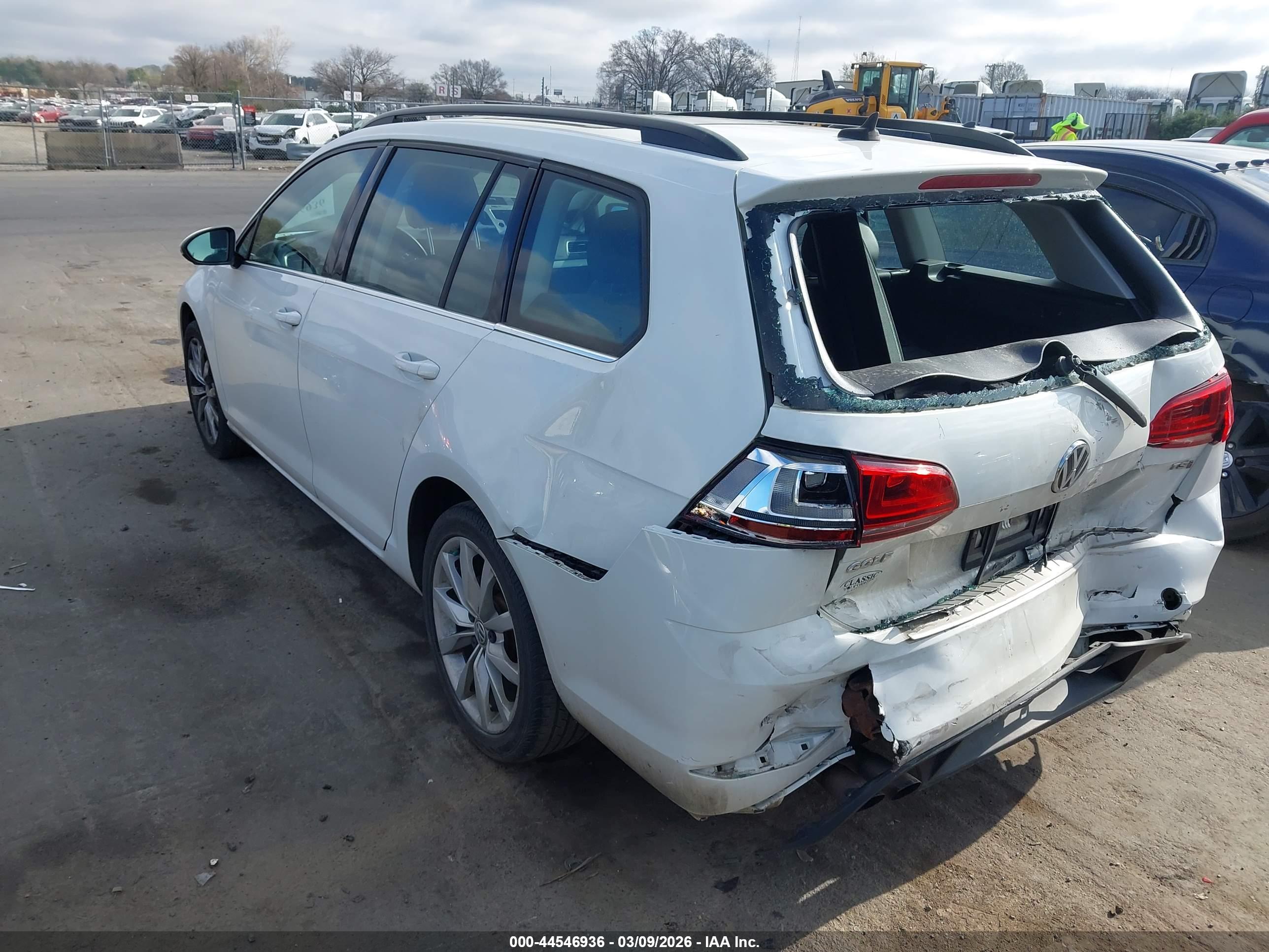 VOLKSWAGEN GOLF image 3