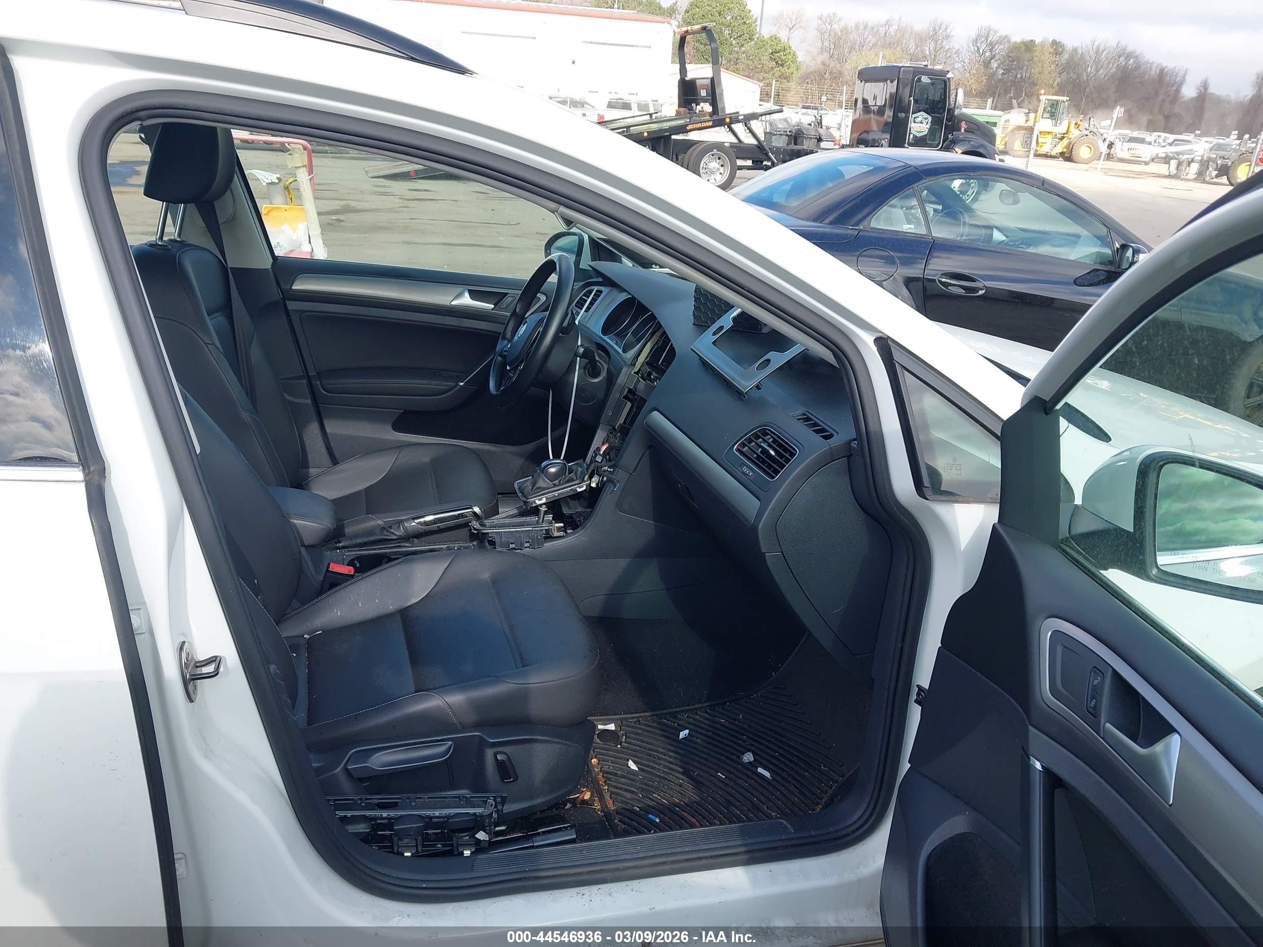 VOLKSWAGEN GOLF image 5