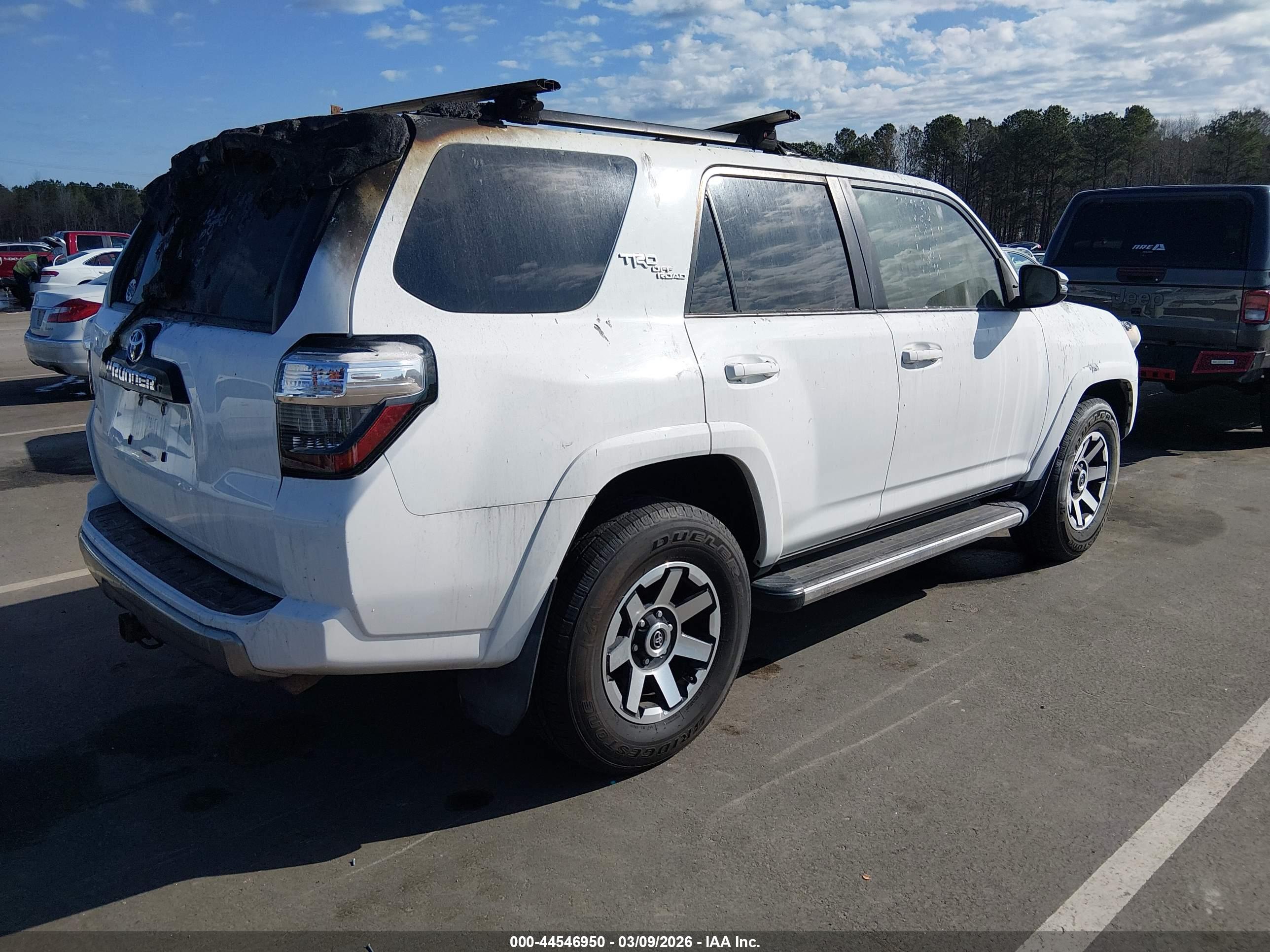 TOYOTA 4RUNNER image 4