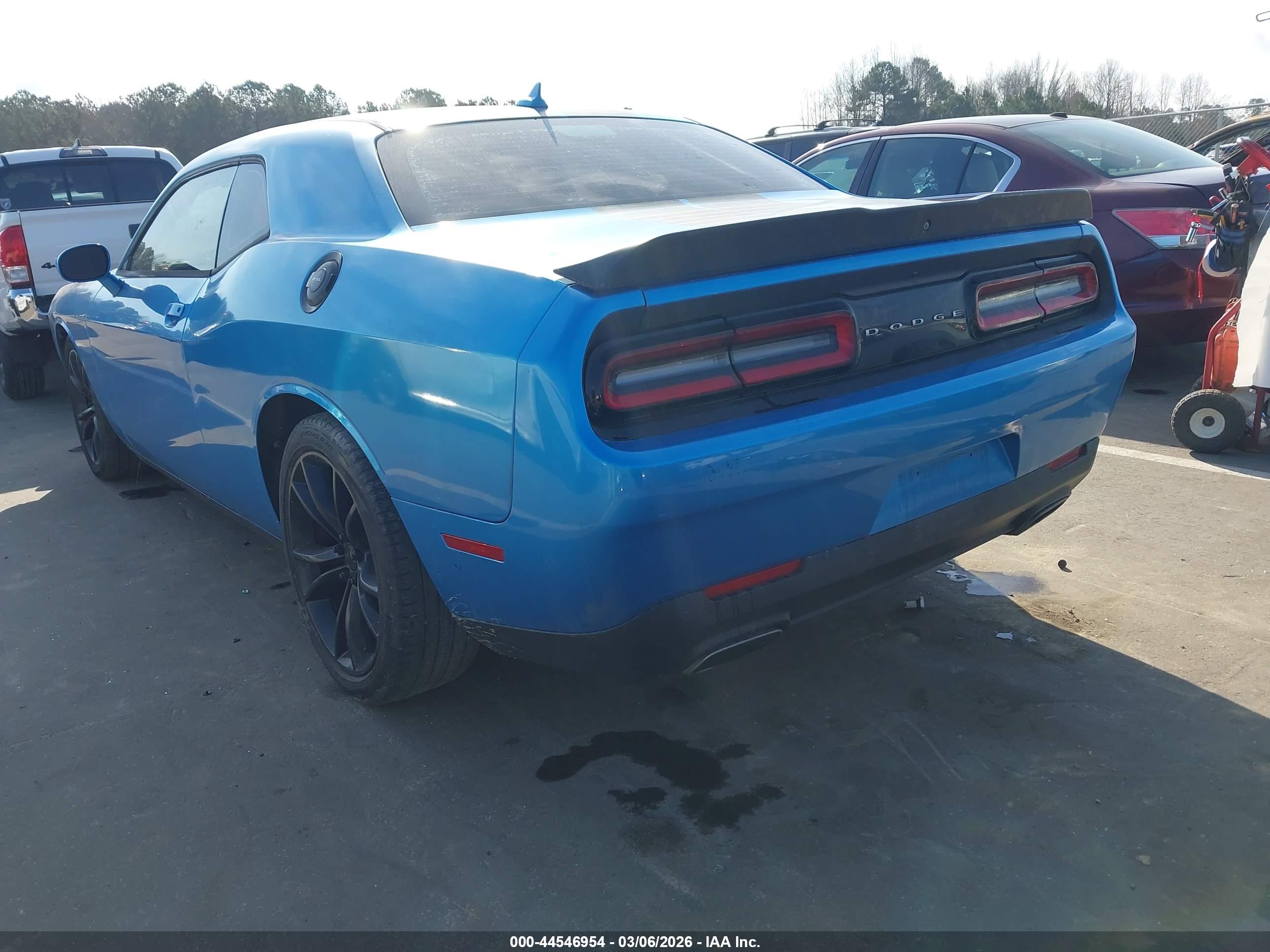 DODGE CHALLENGER image 3