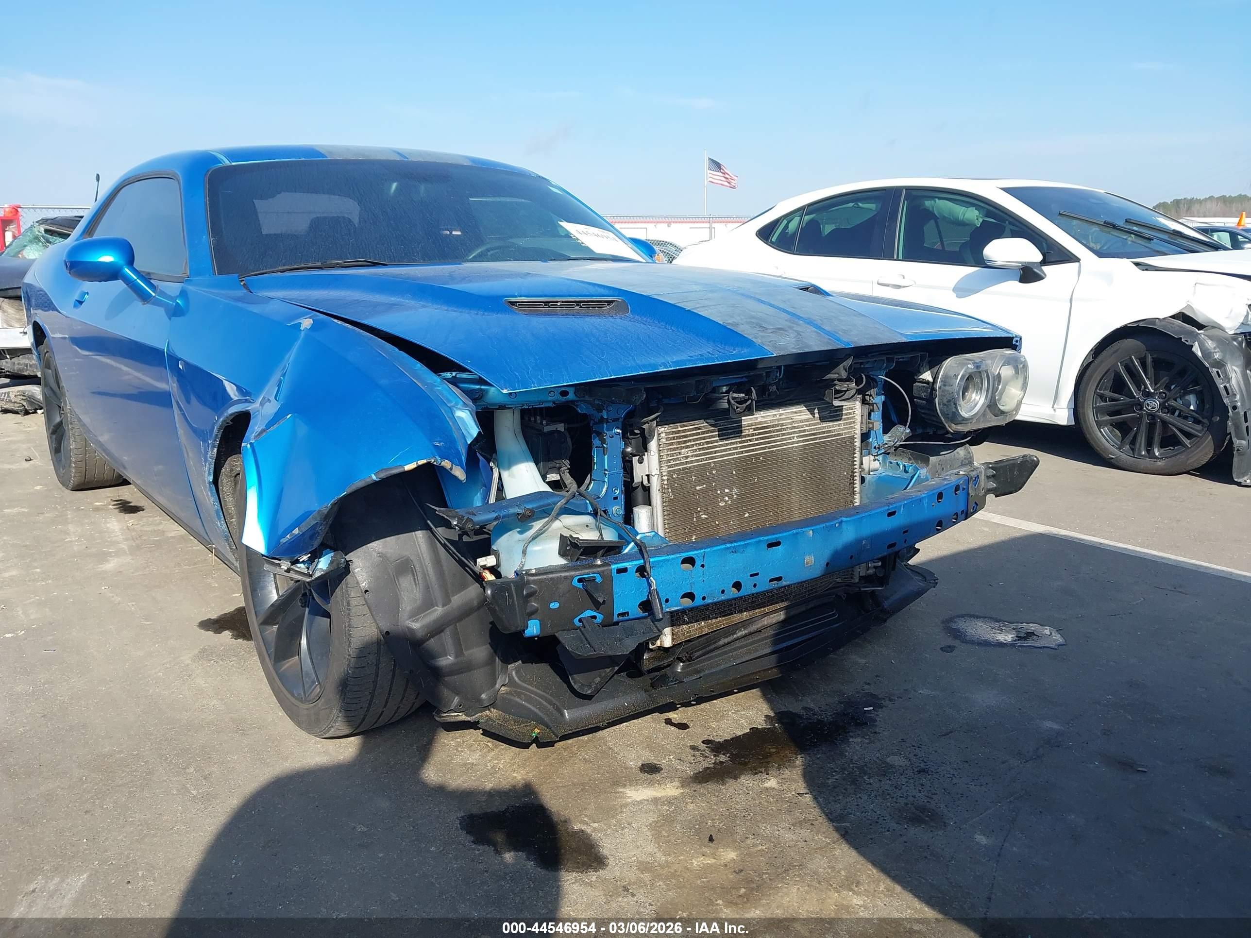 DODGE CHALLENGER image 6
