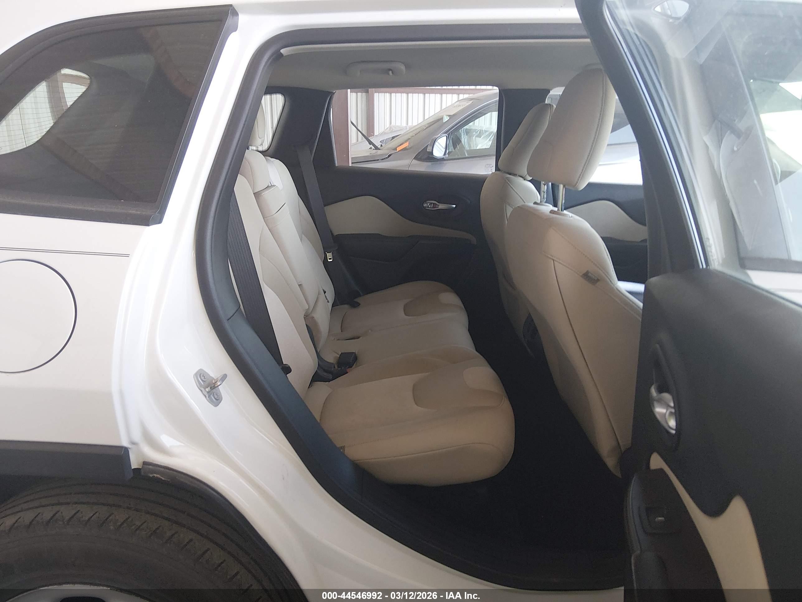 JEEP CHEROKEE image 8