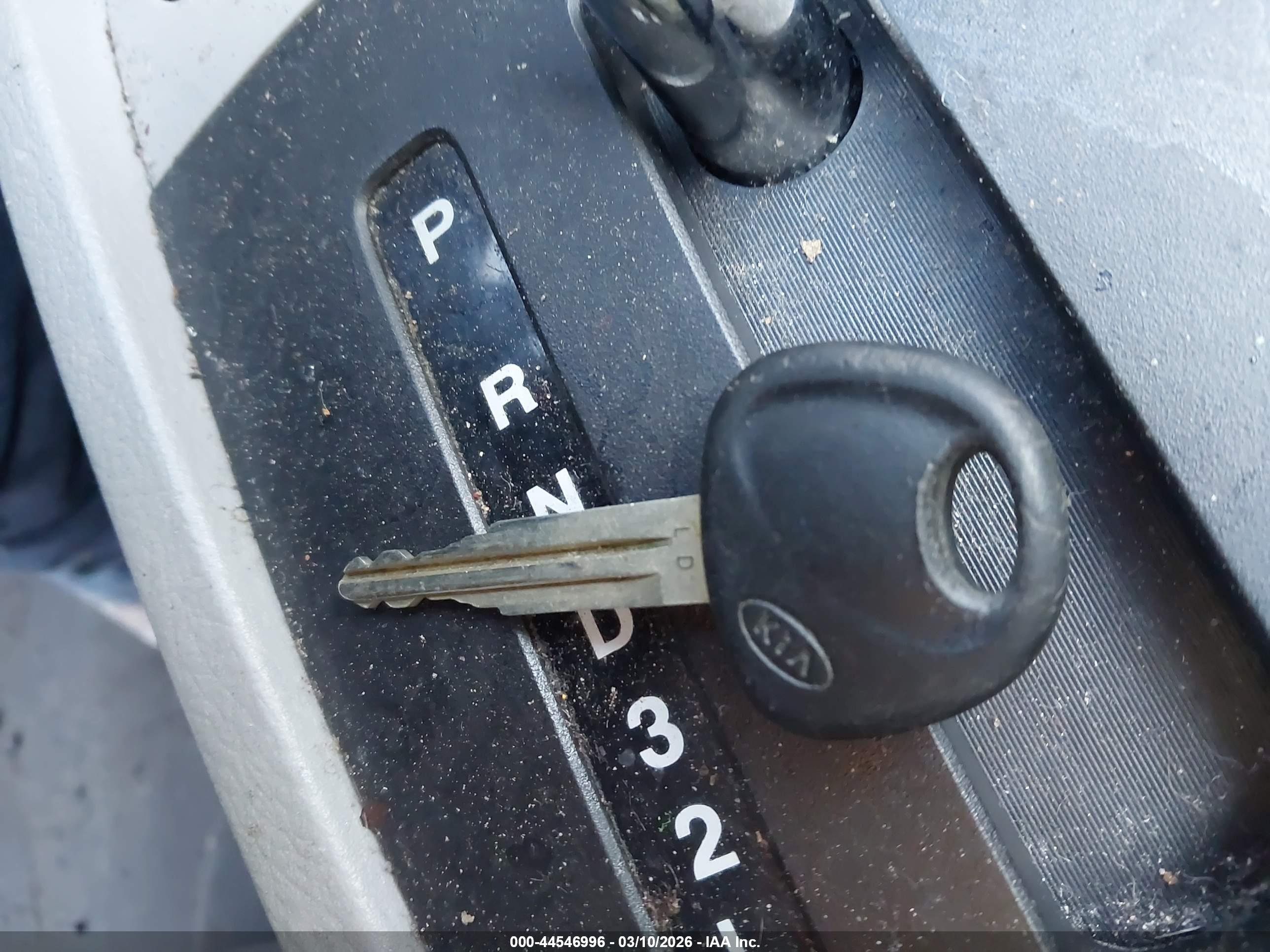KIA SPECTRA image 11
