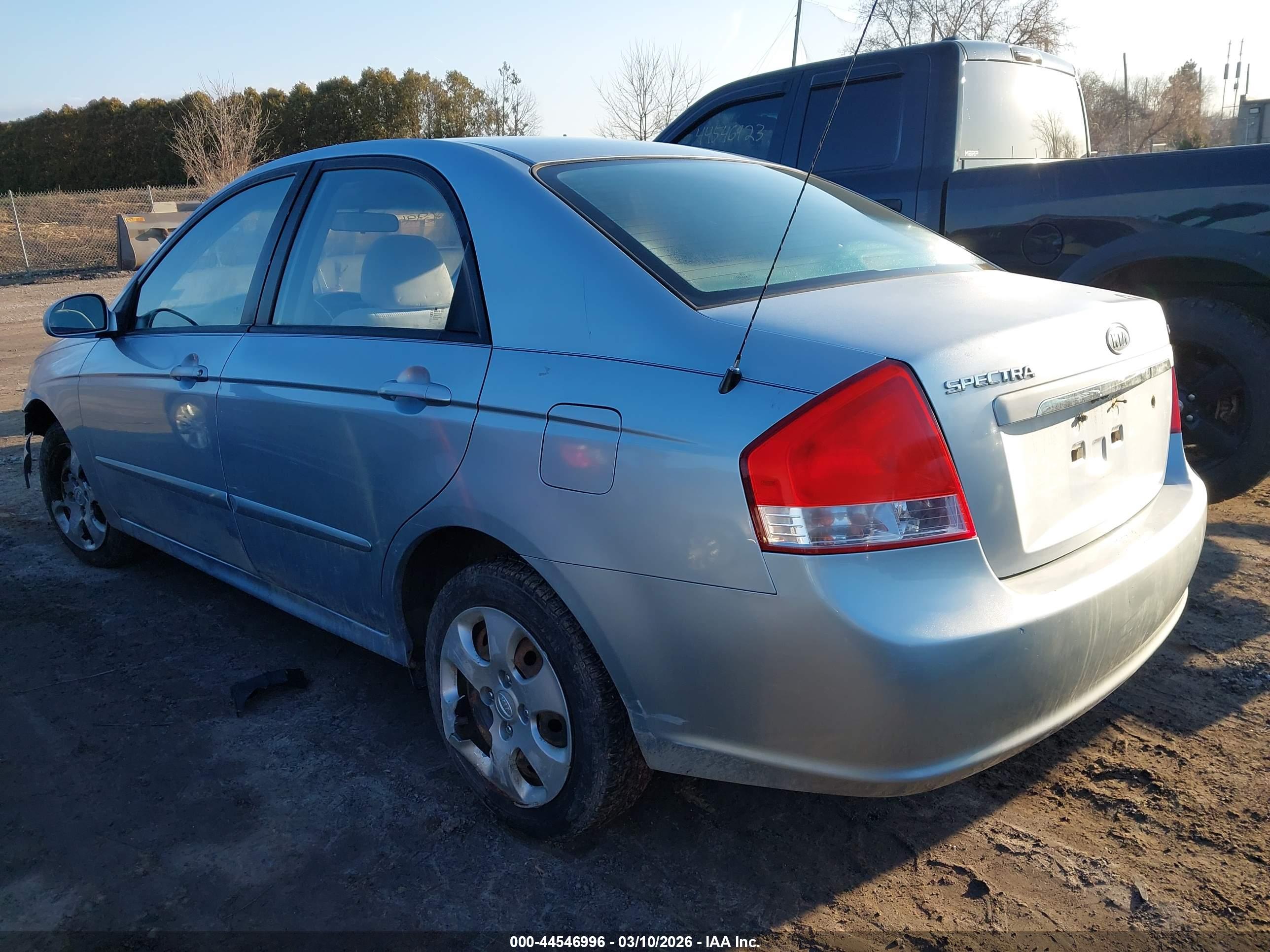 KIA SPECTRA image 3
