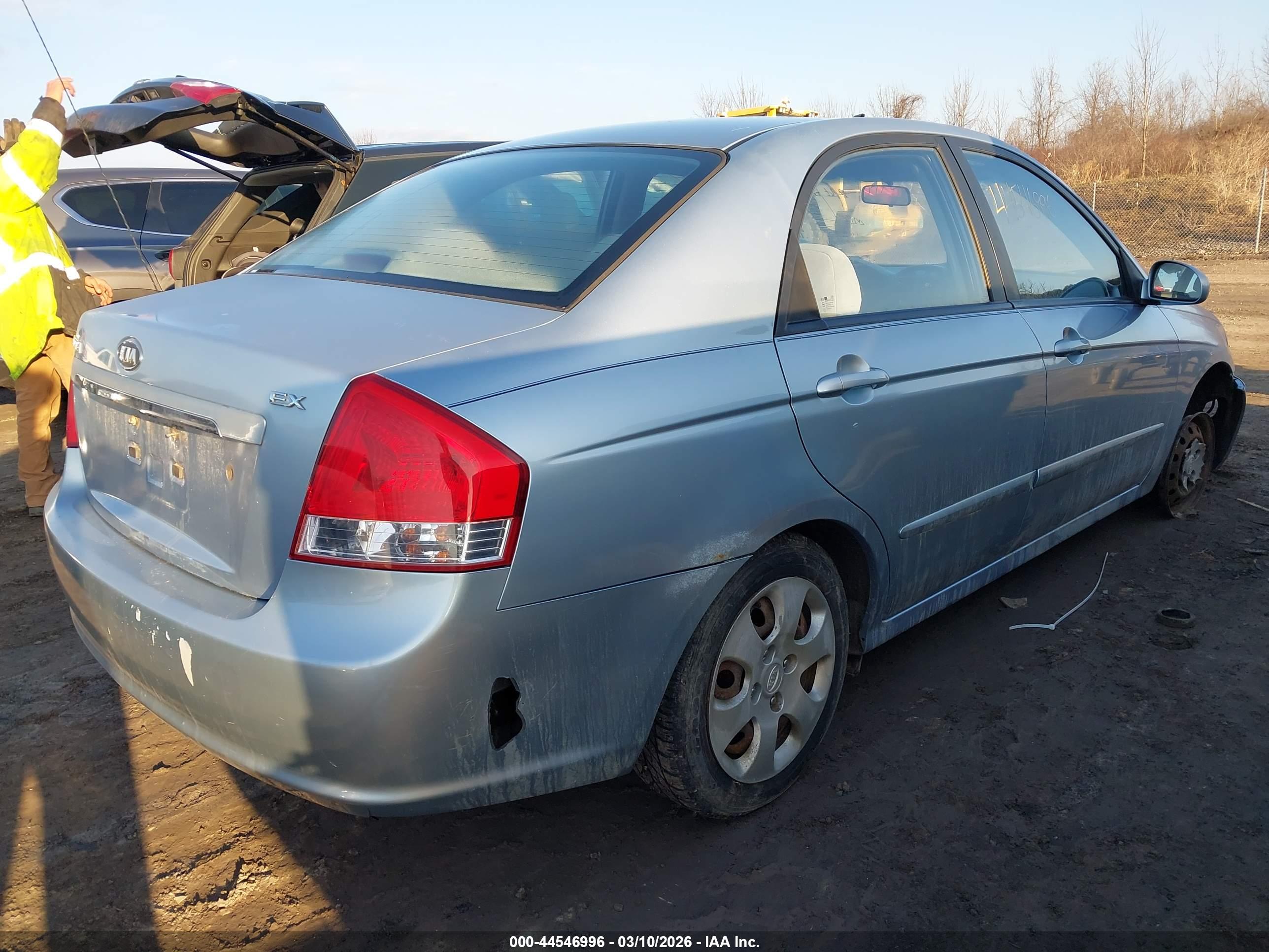 KIA SPECTRA image 4