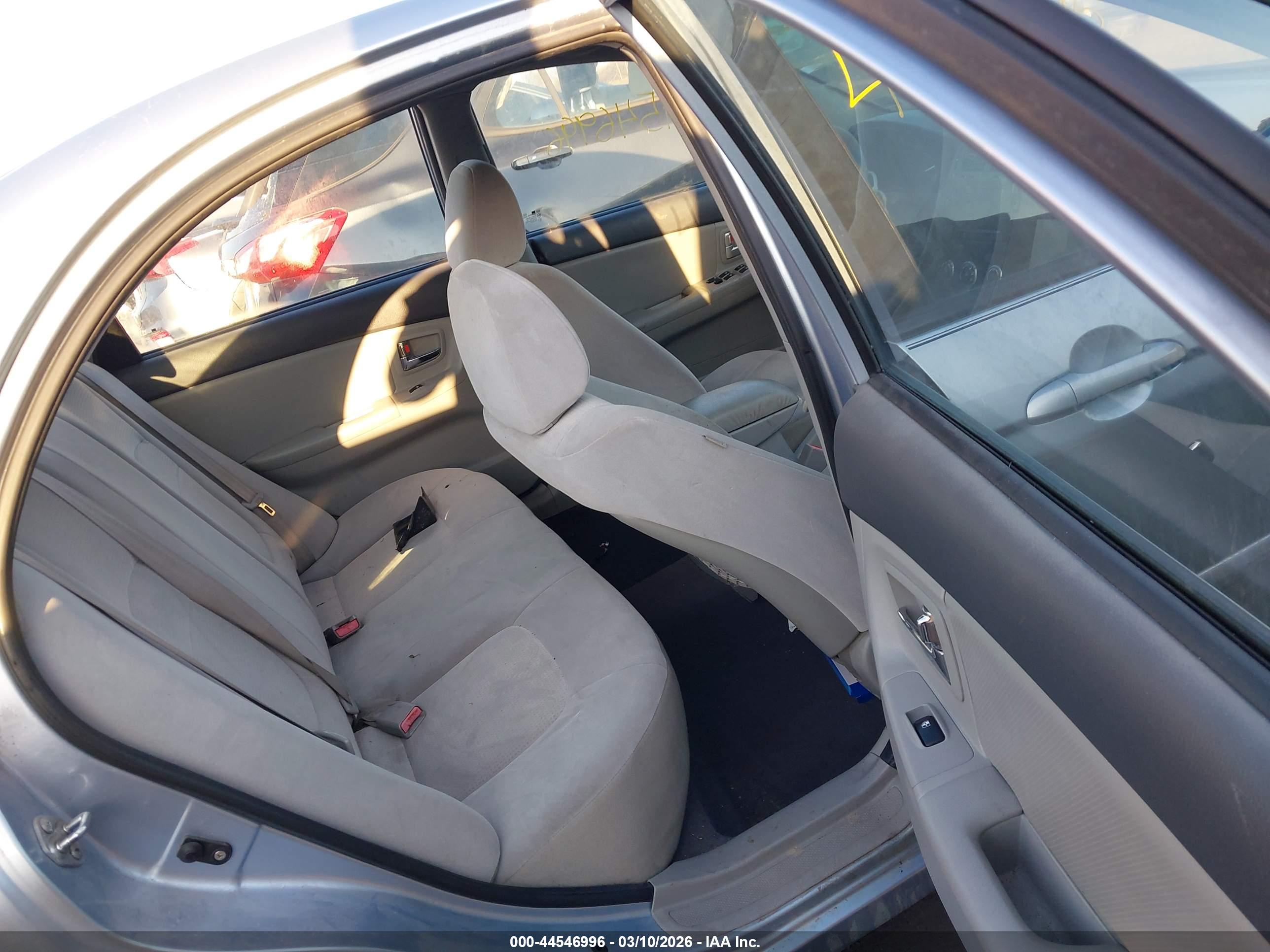 KIA SPECTRA image 8