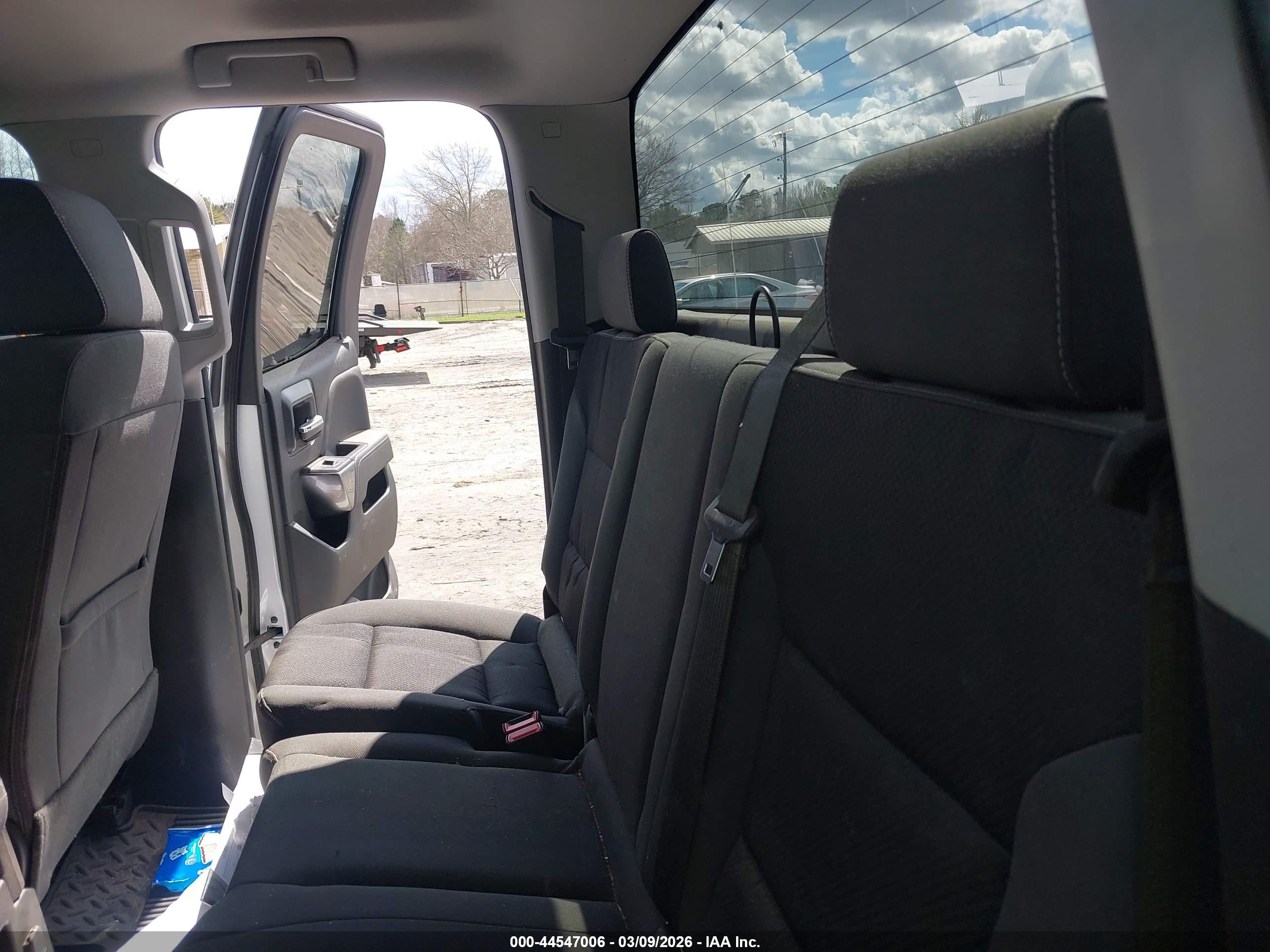 CHEVROLET SILVERADO image 8