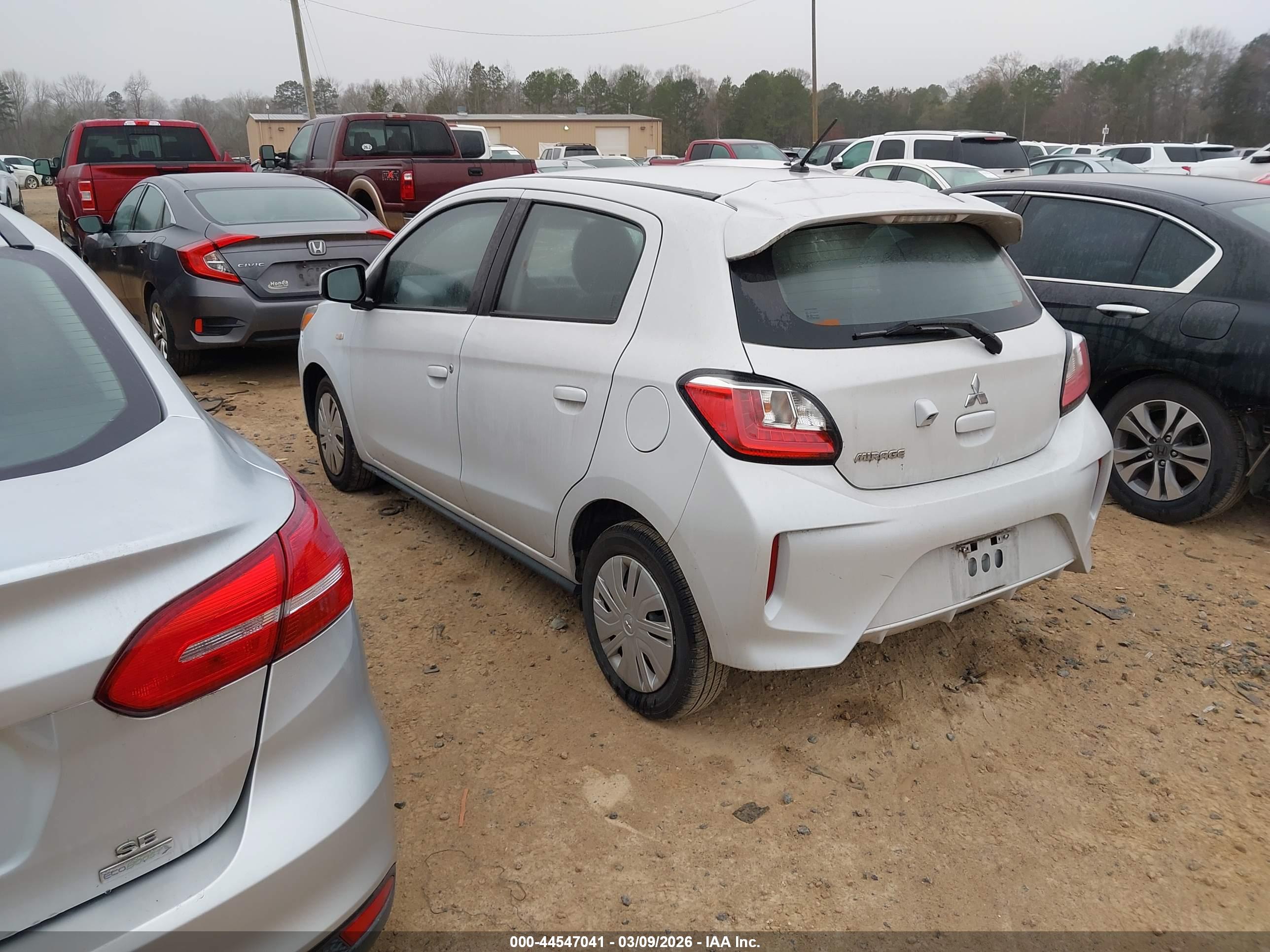 MITSUBISHI MIRAGE image 3