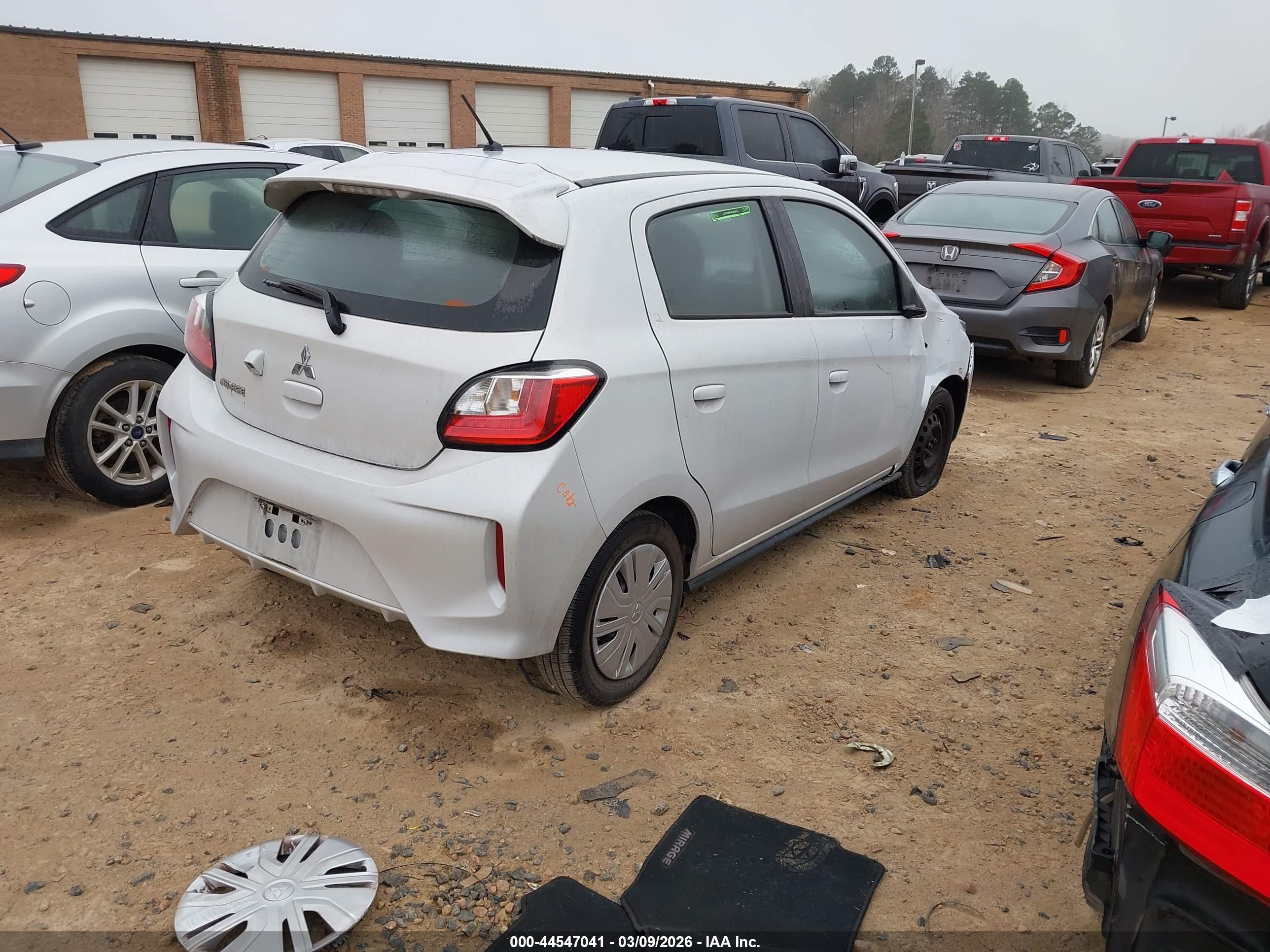 MITSUBISHI MIRAGE image 4