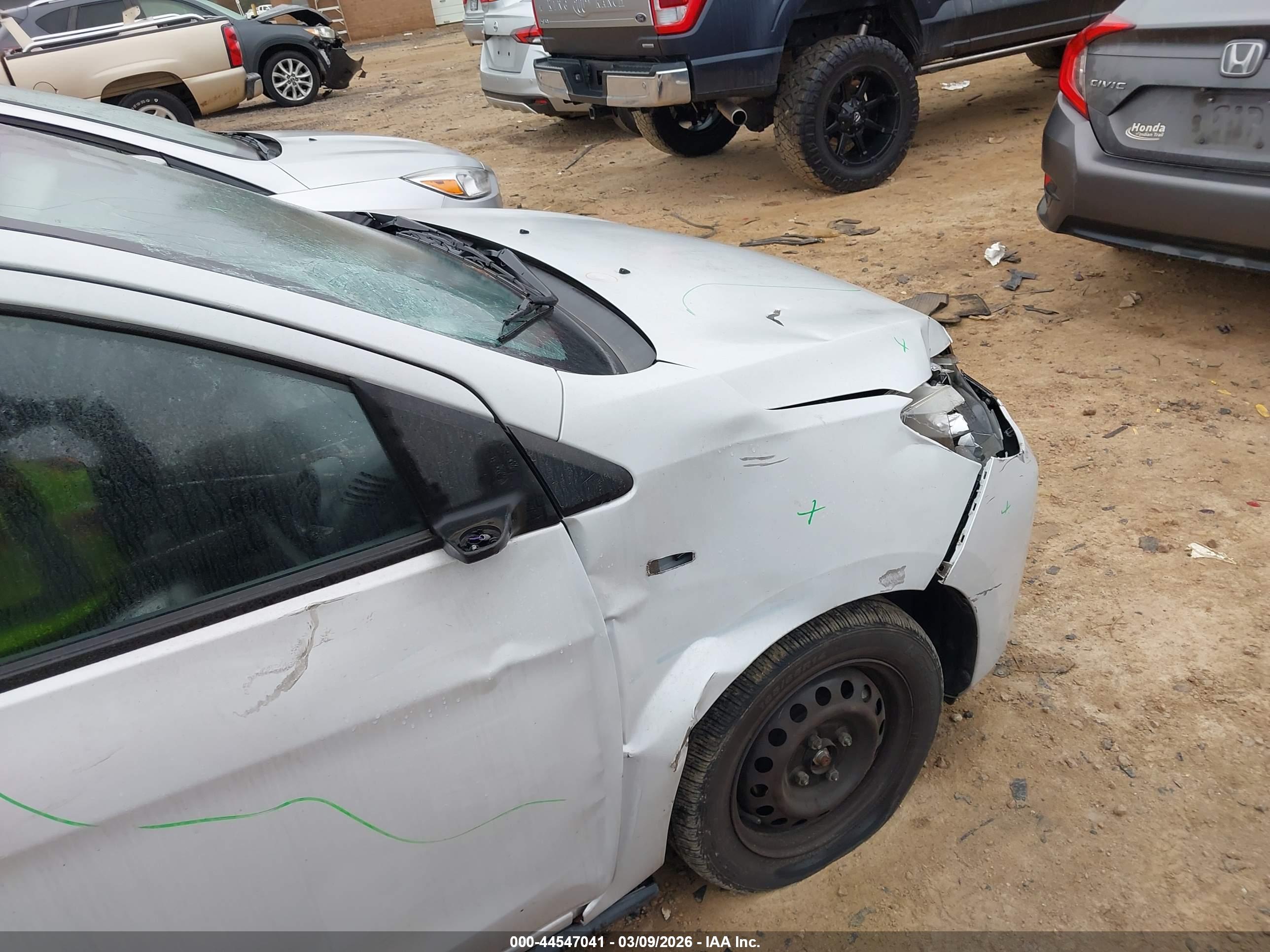 MITSUBISHI MIRAGE image 6