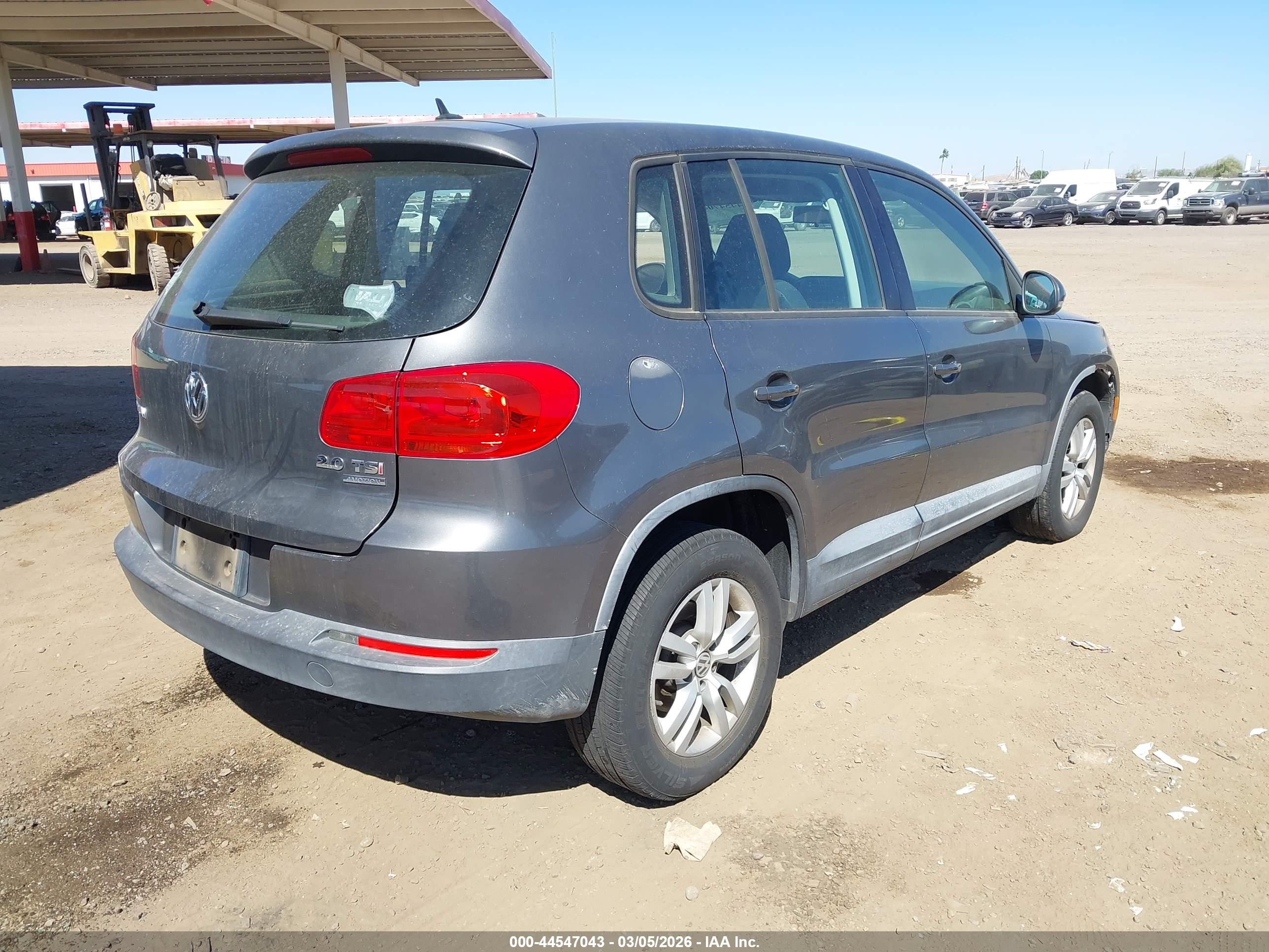 VOLKSWAGEN TIGUAN image 4