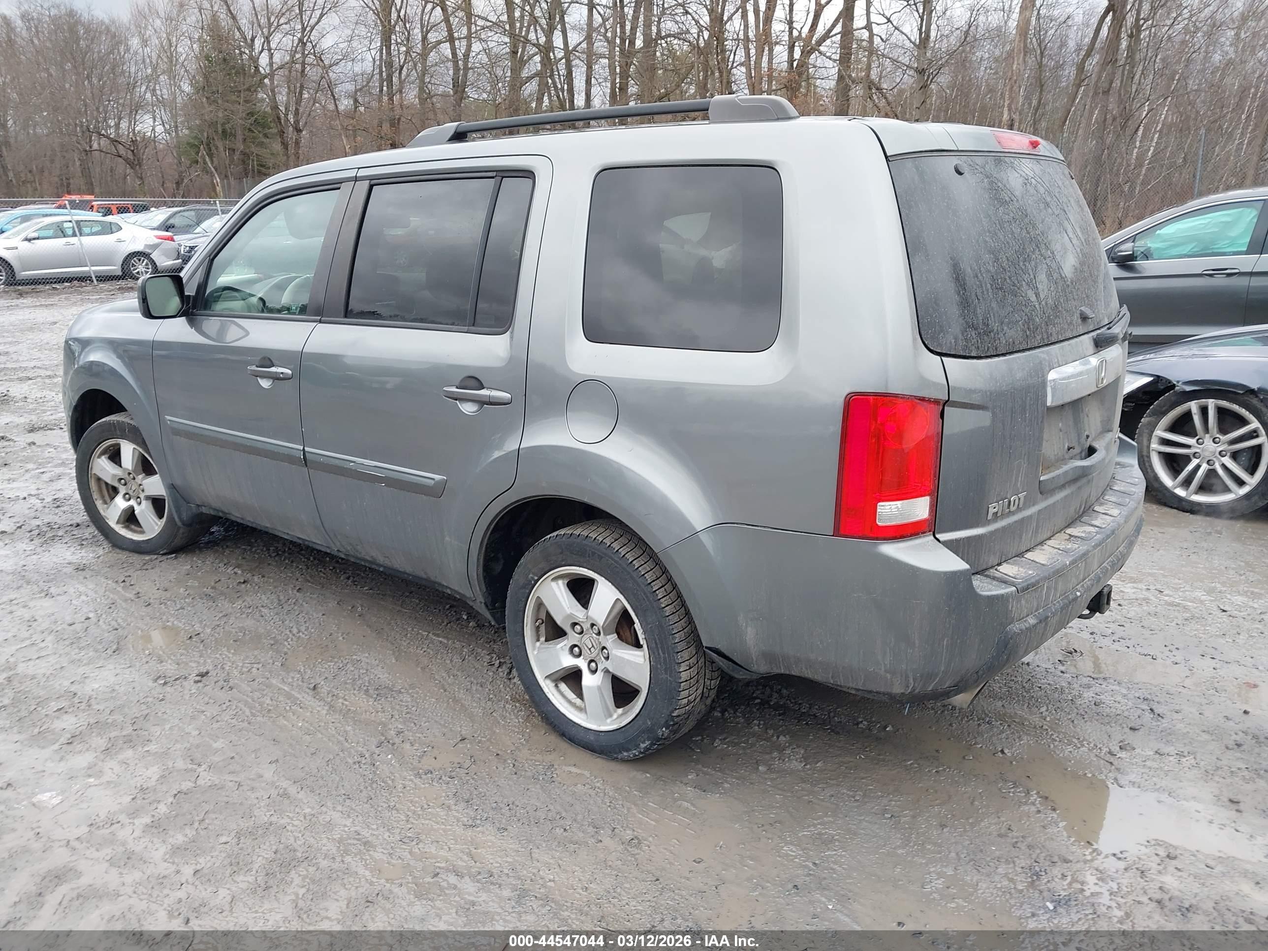 HONDA PILOT image 3