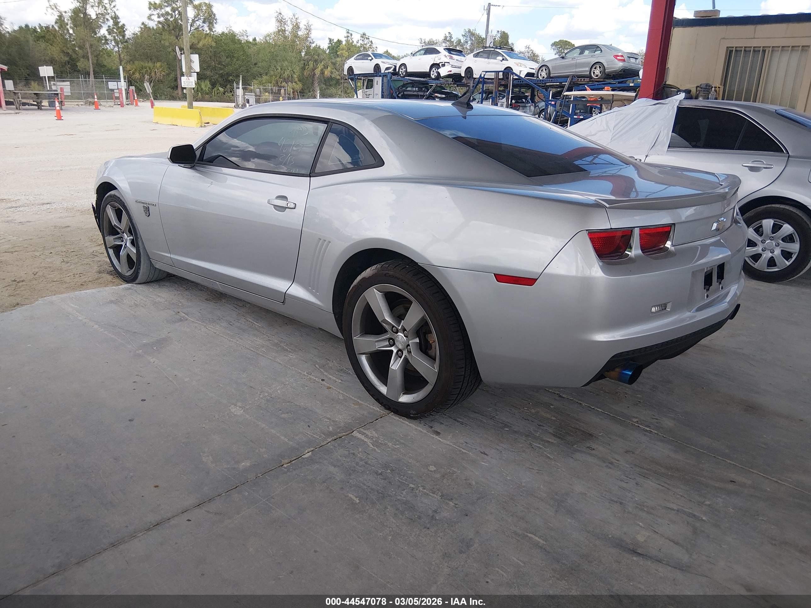 CHEVROLET CAMARO image 3