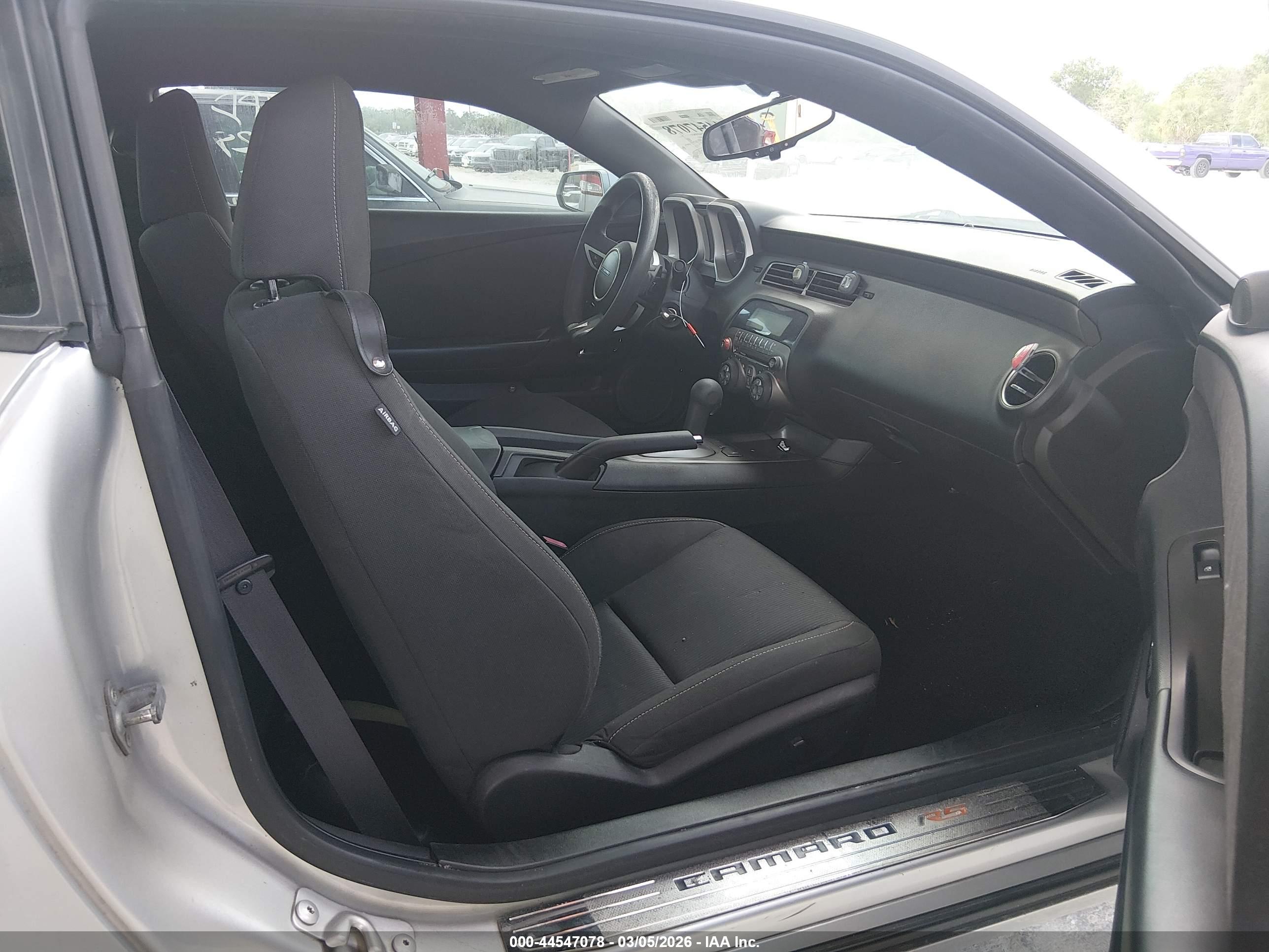 CHEVROLET CAMARO image 5