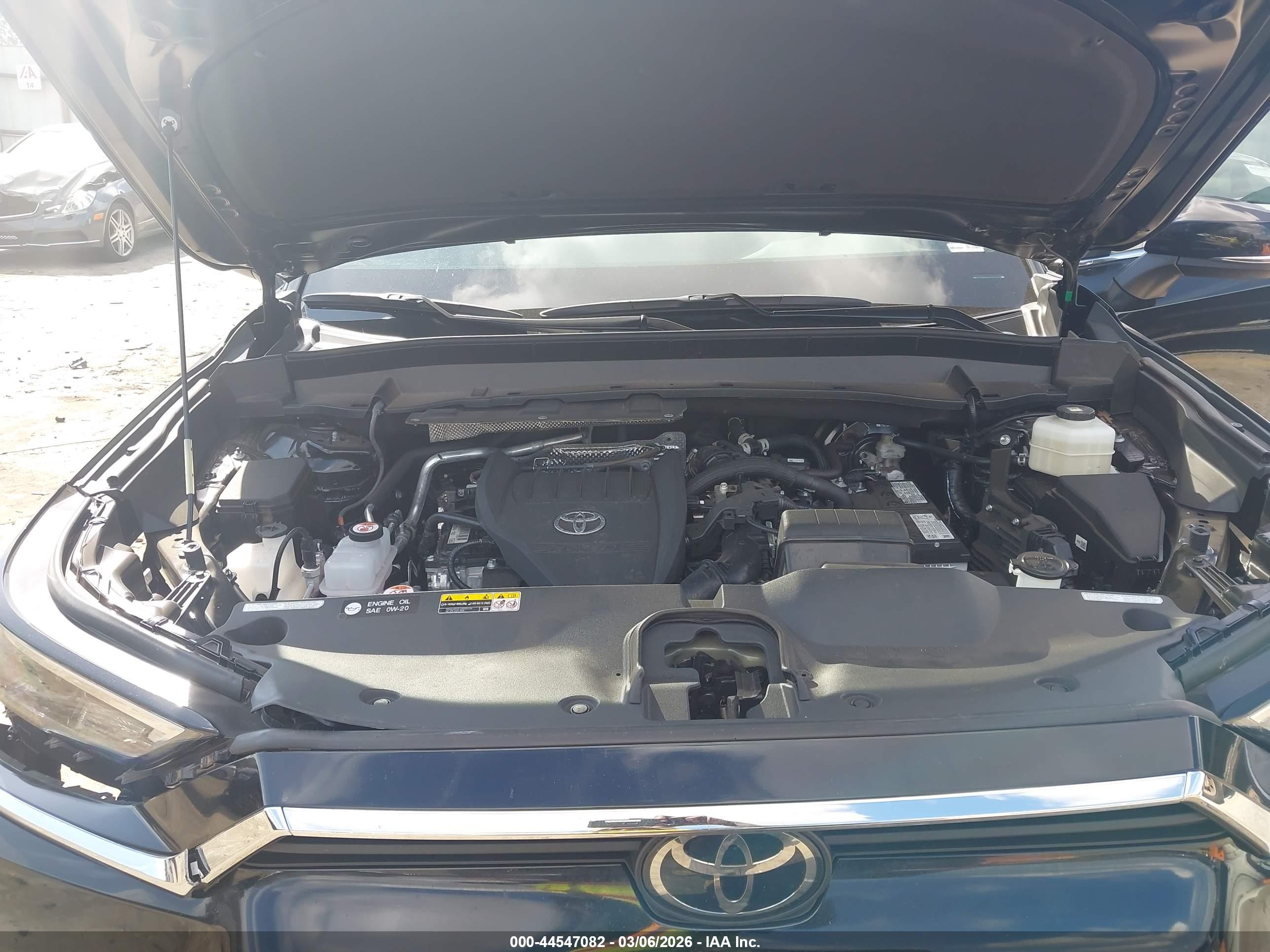 TOYOTA GRAND image 10
