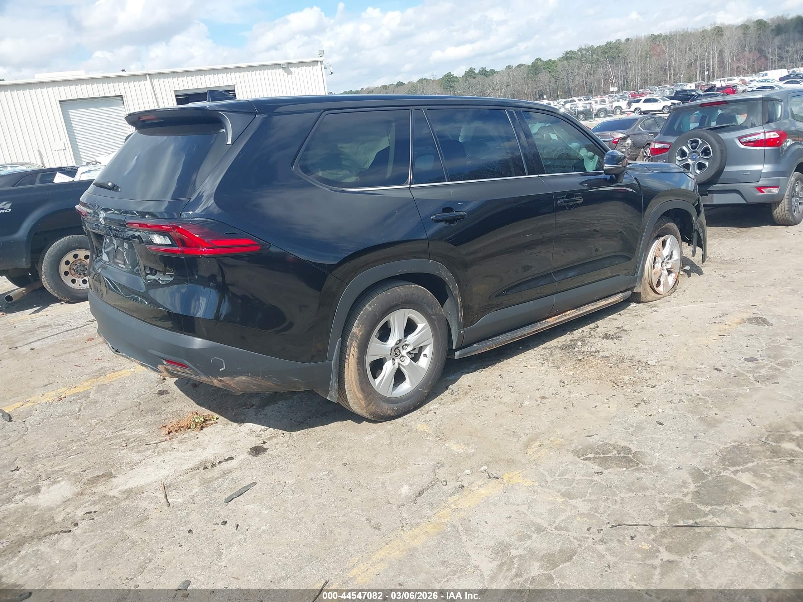 TOYOTA GRAND image 4