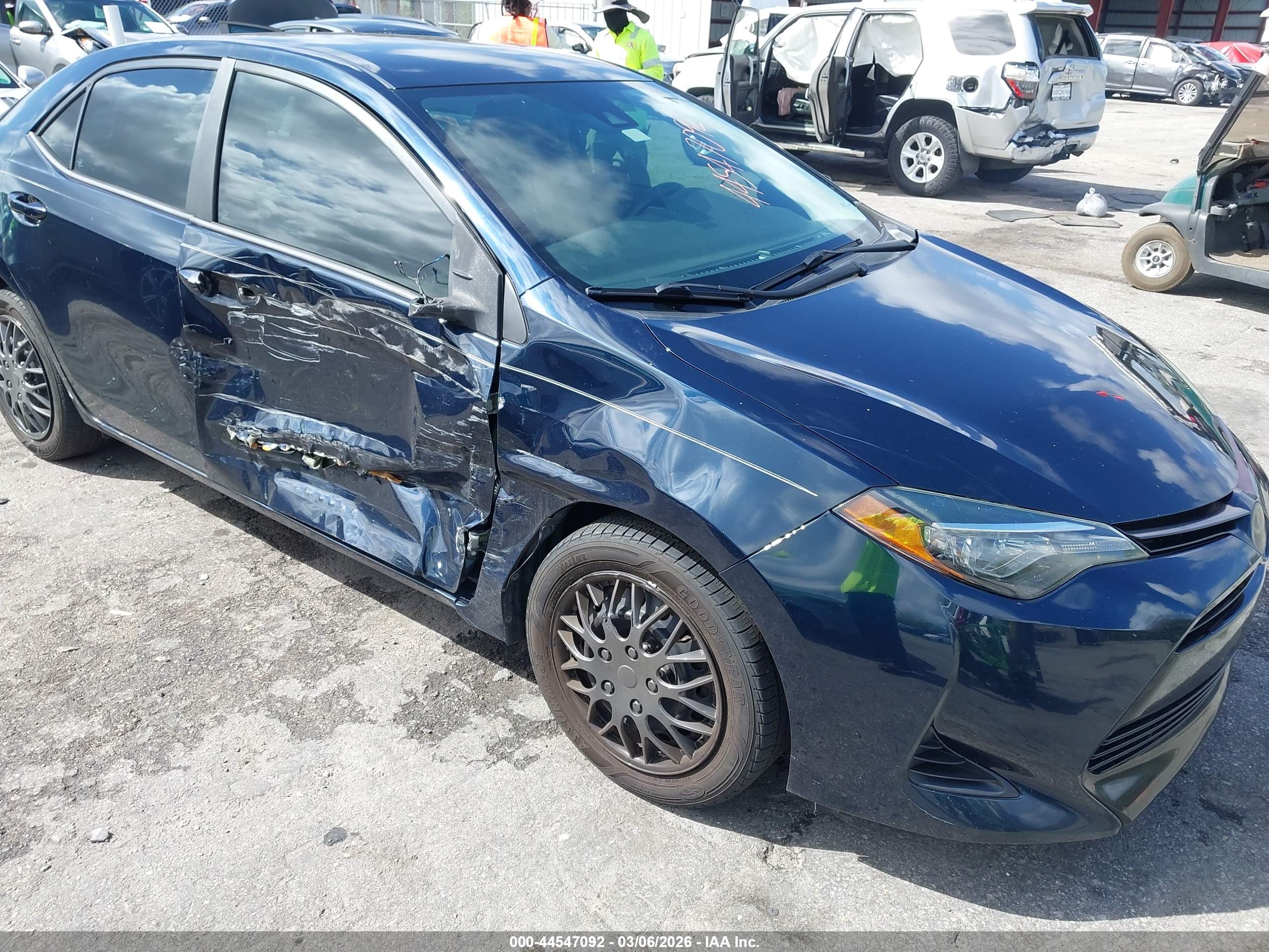 TOYOTA COROLLA image 6