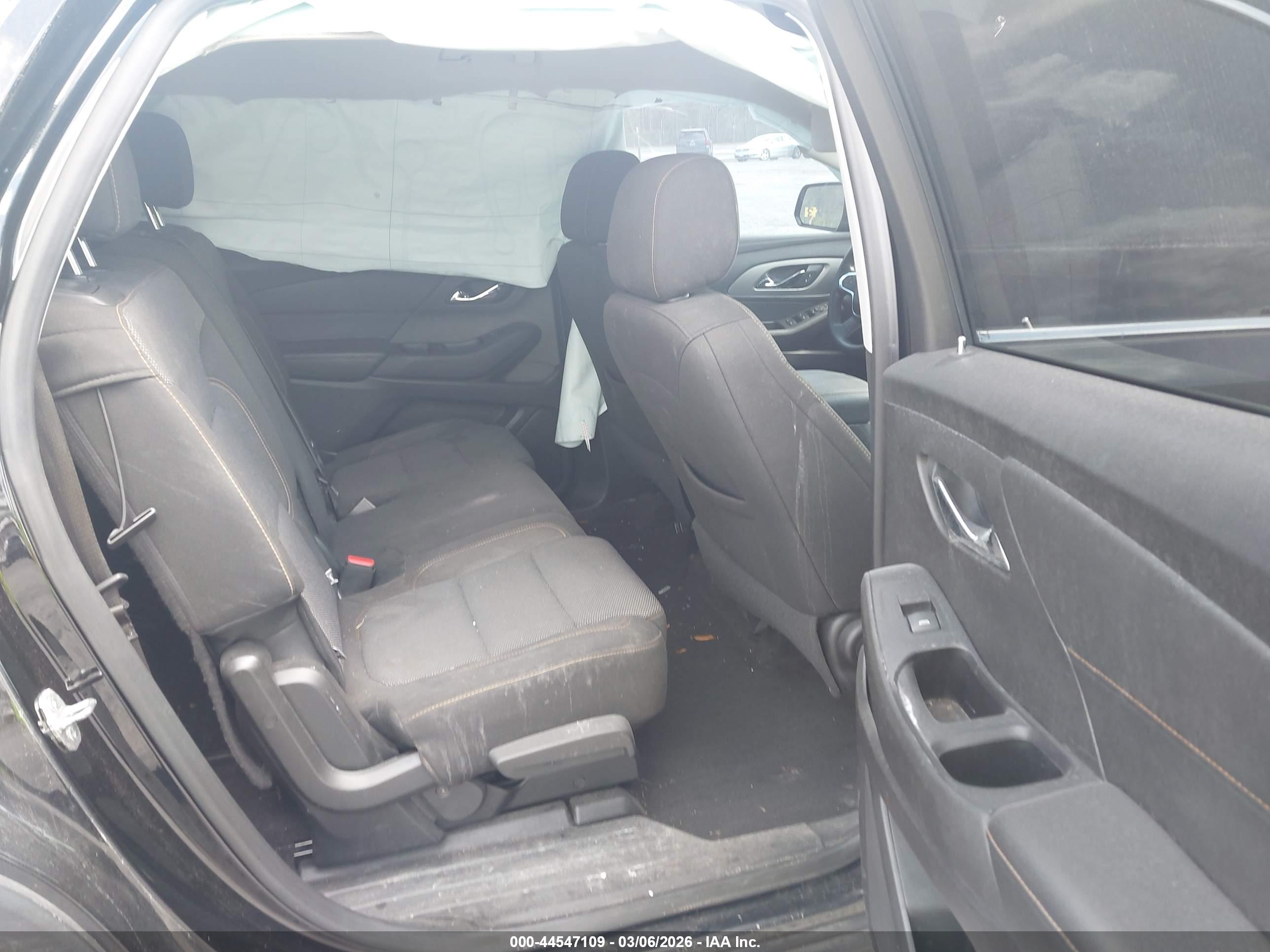 CHEVROLET TRAVERSE image 8
