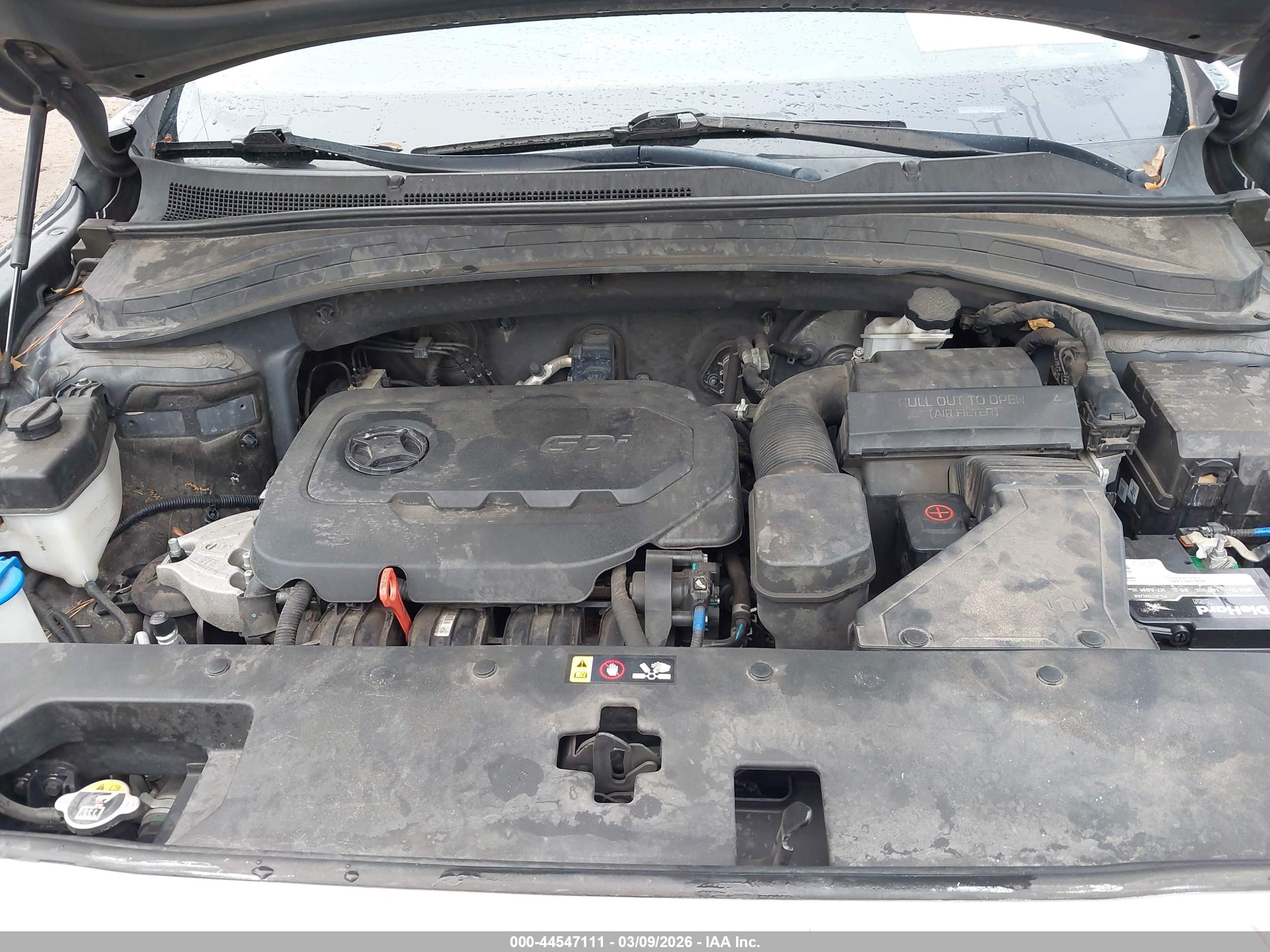 HYUNDAI SANTA image 10