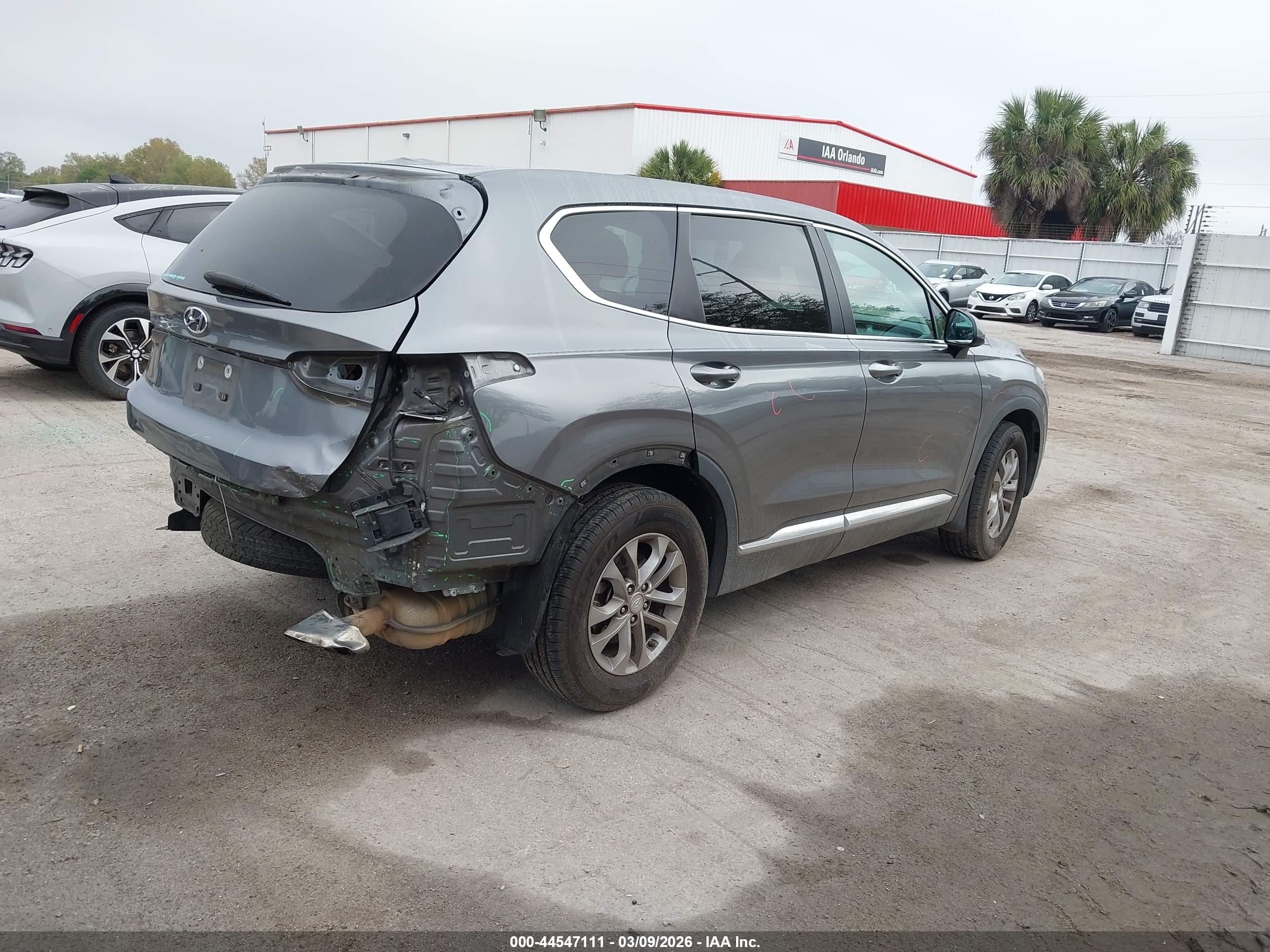 HYUNDAI SANTA image 4