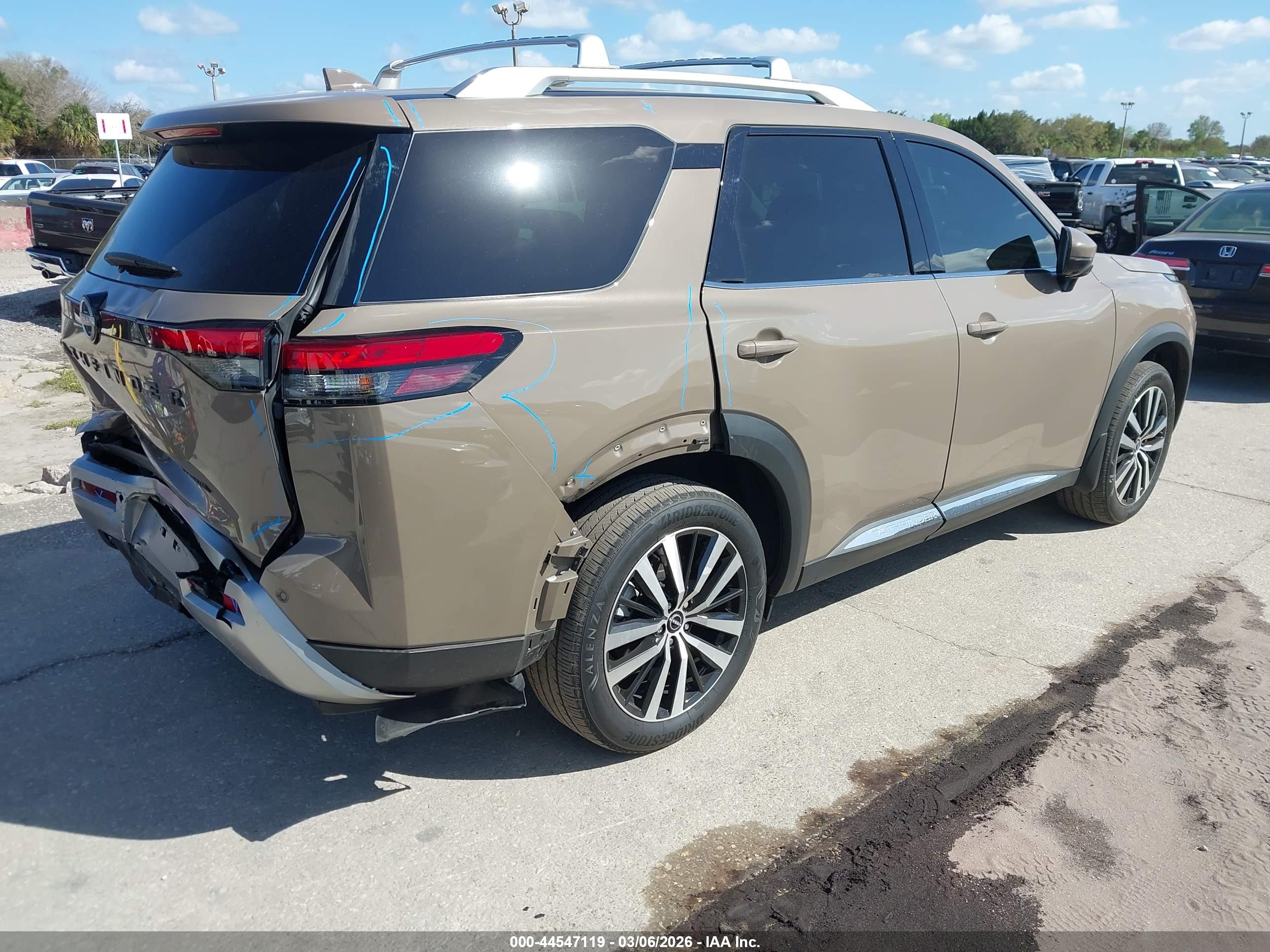 NISSAN PATHFINDER image 4