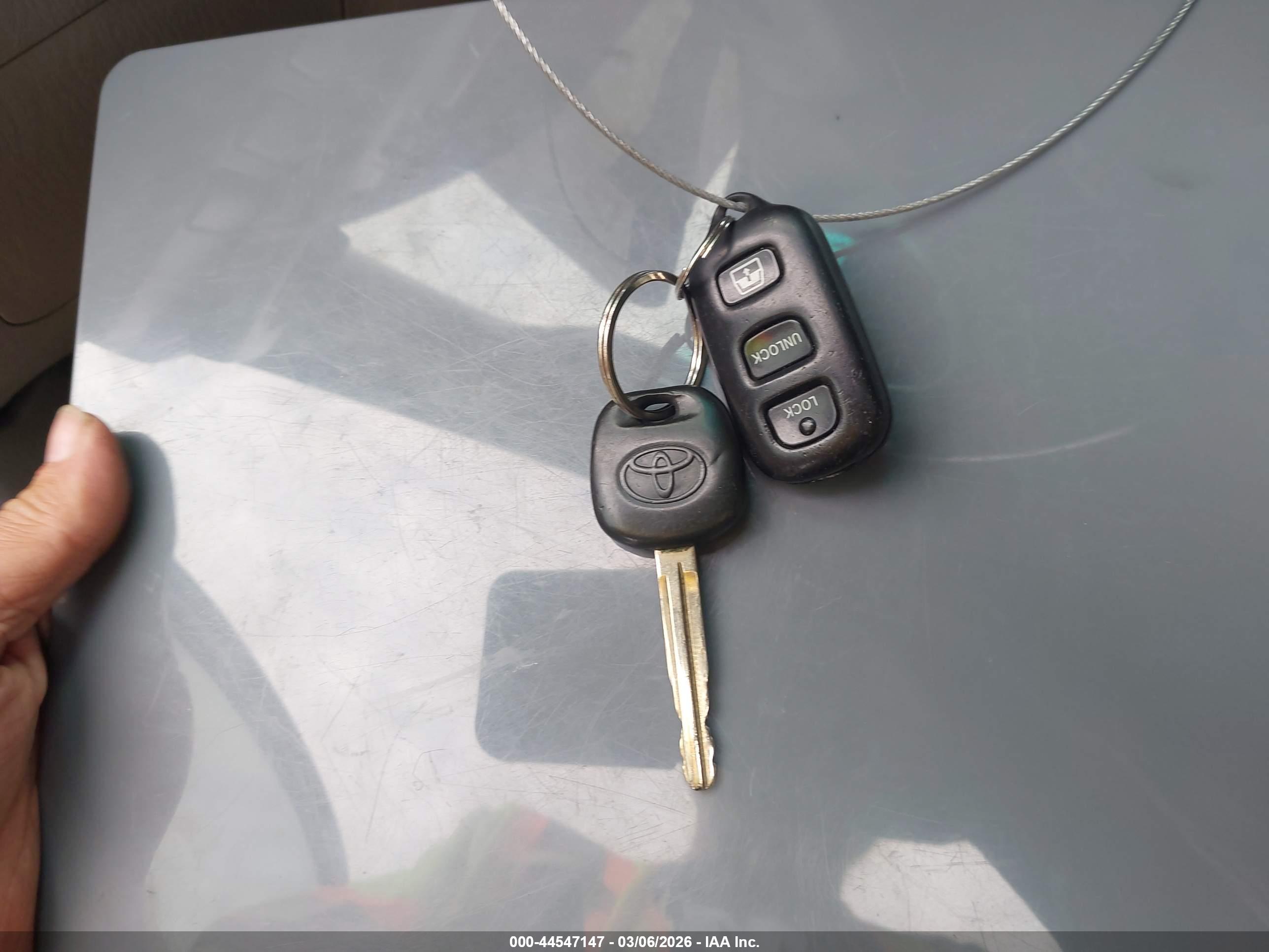 TOYOTA 4RUNNER image 11
