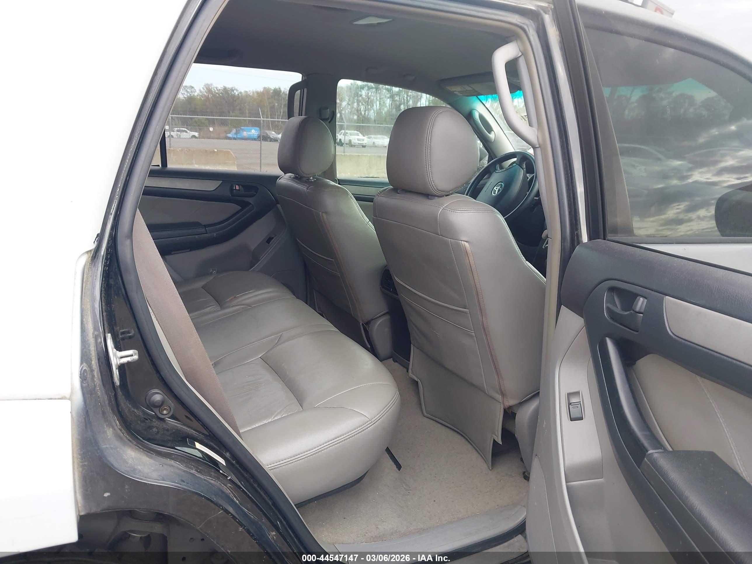 TOYOTA 4RUNNER image 8