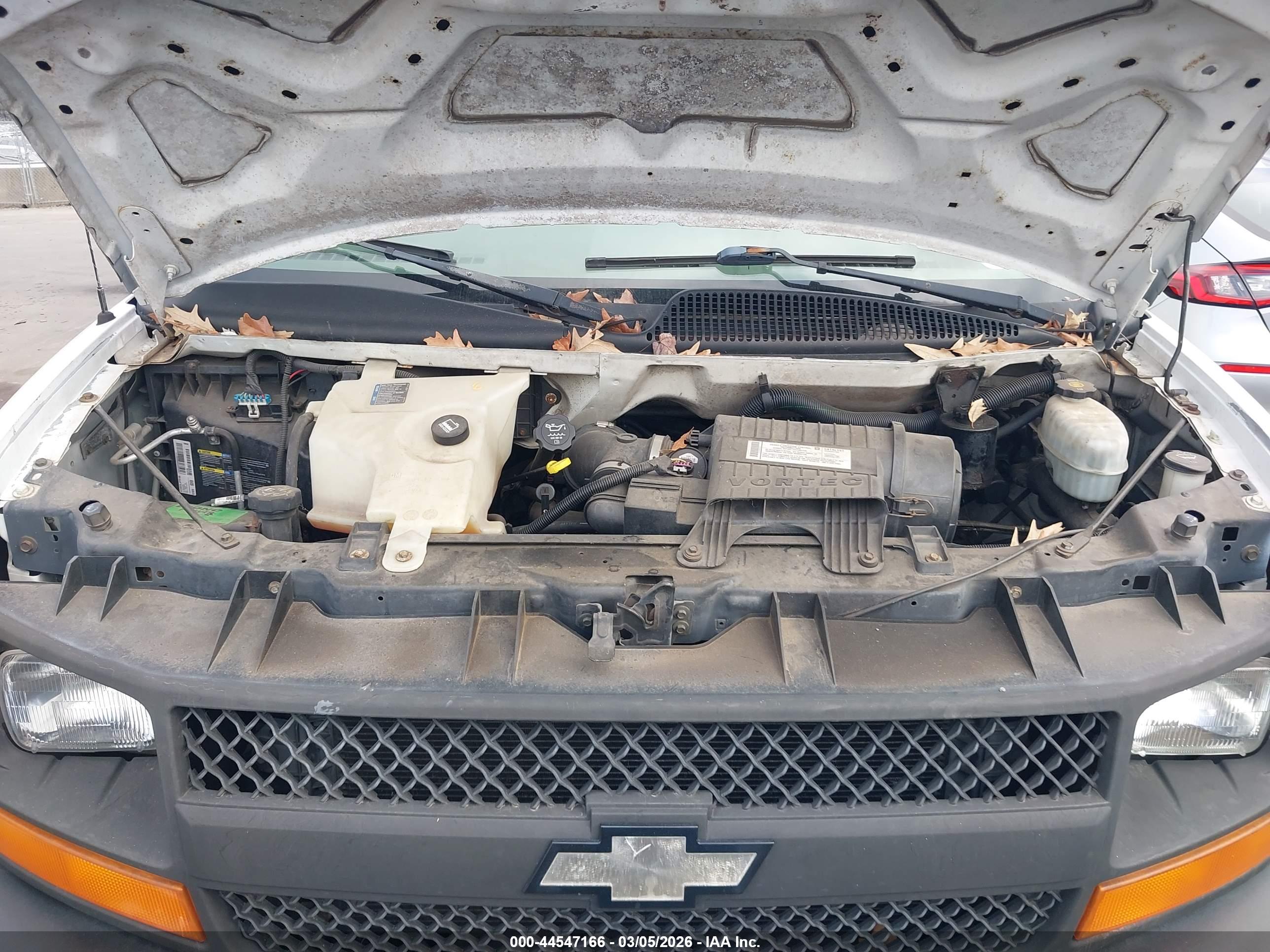 CHEVROLET EXPRESS image 10