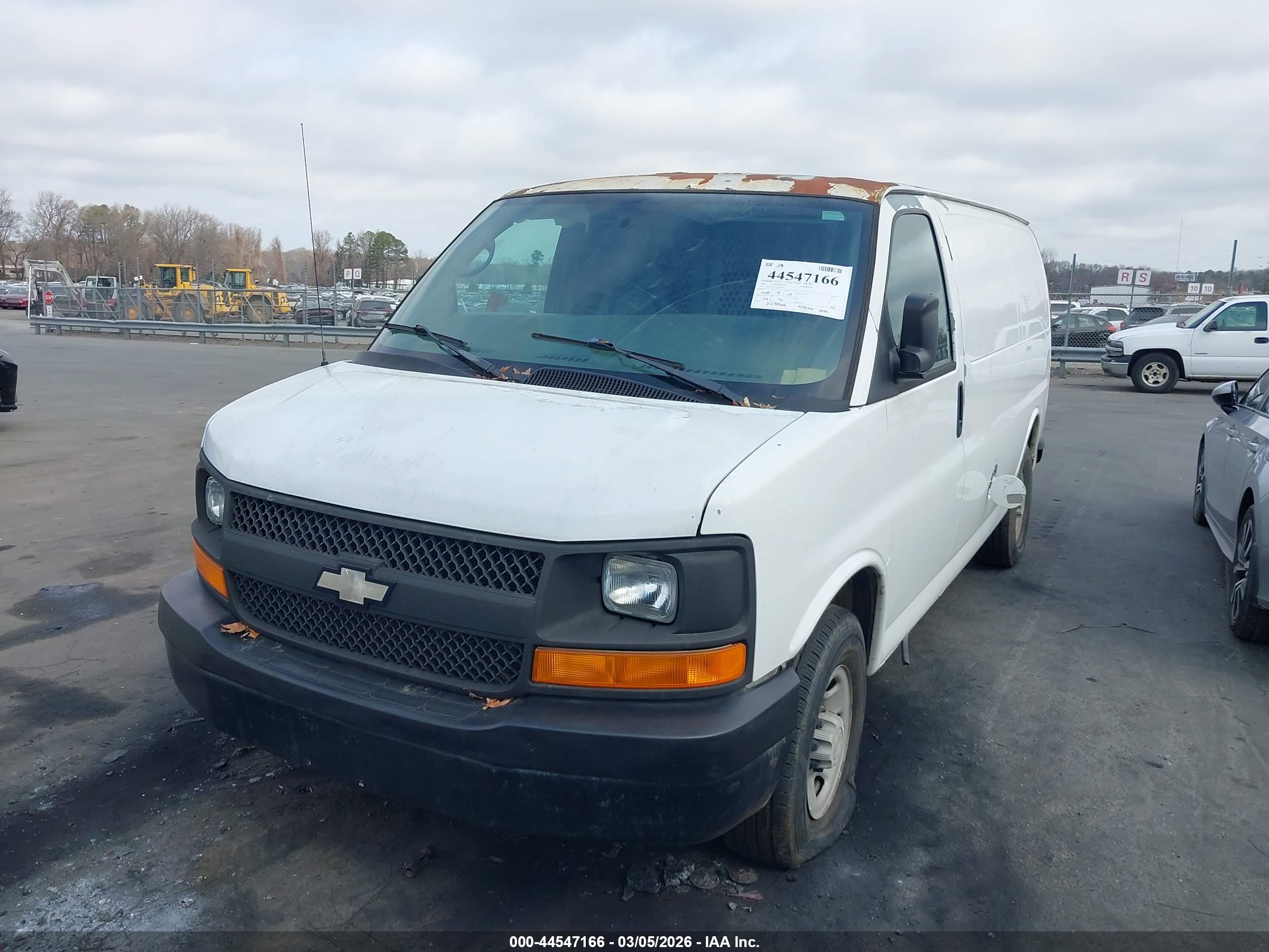 CHEVROLET EXPRESS image 6