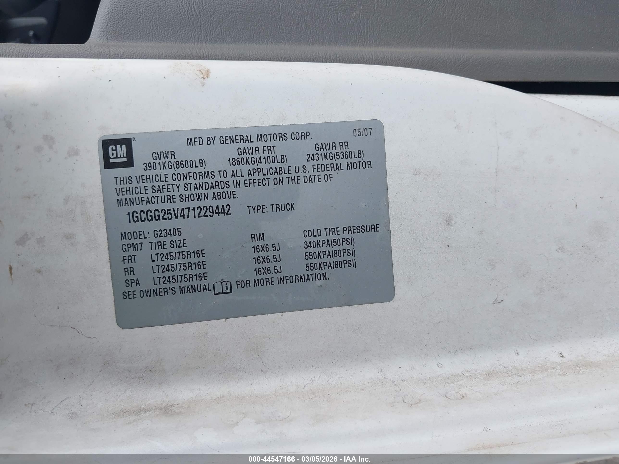 CHEVROLET EXPRESS image 9