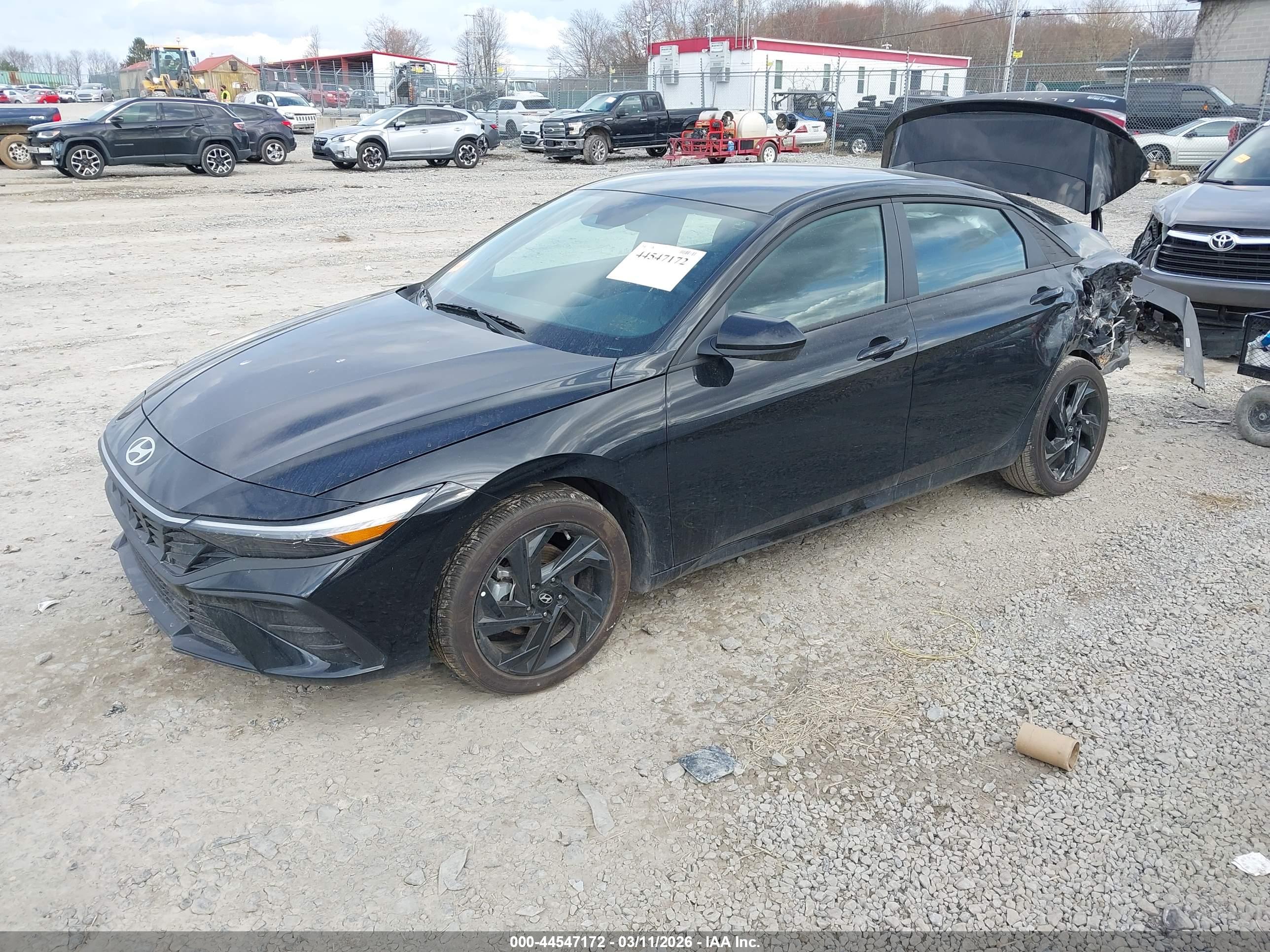 HYUNDAI ELANTRA image 2