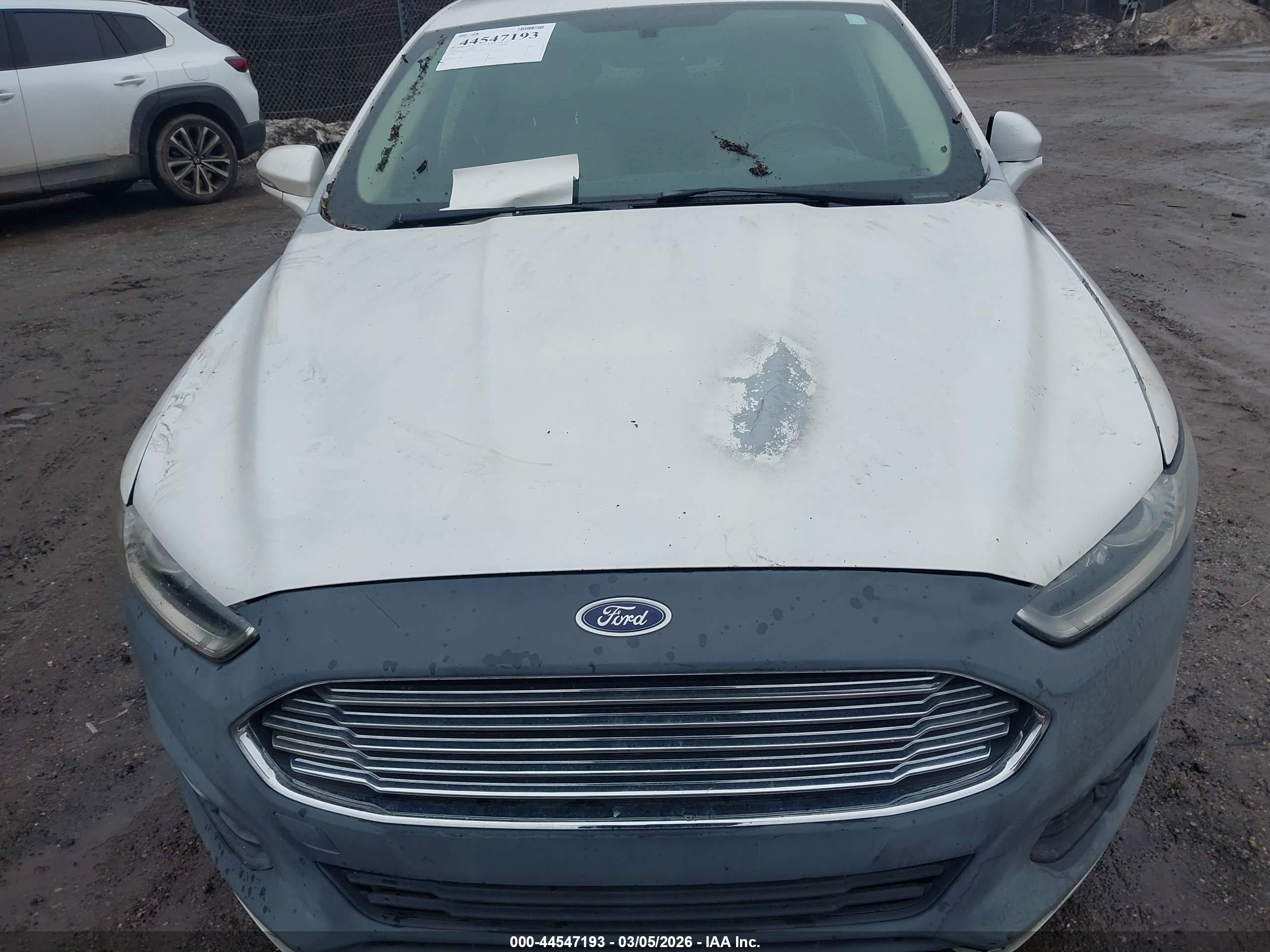 FORD FUSION image 6