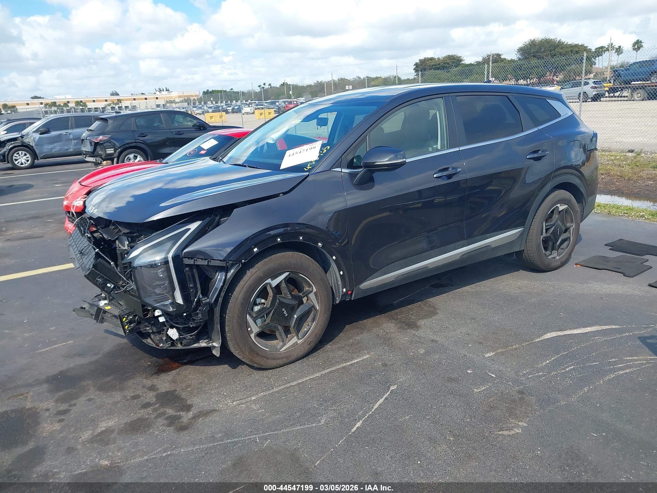 KIA SPORTAGE image 2