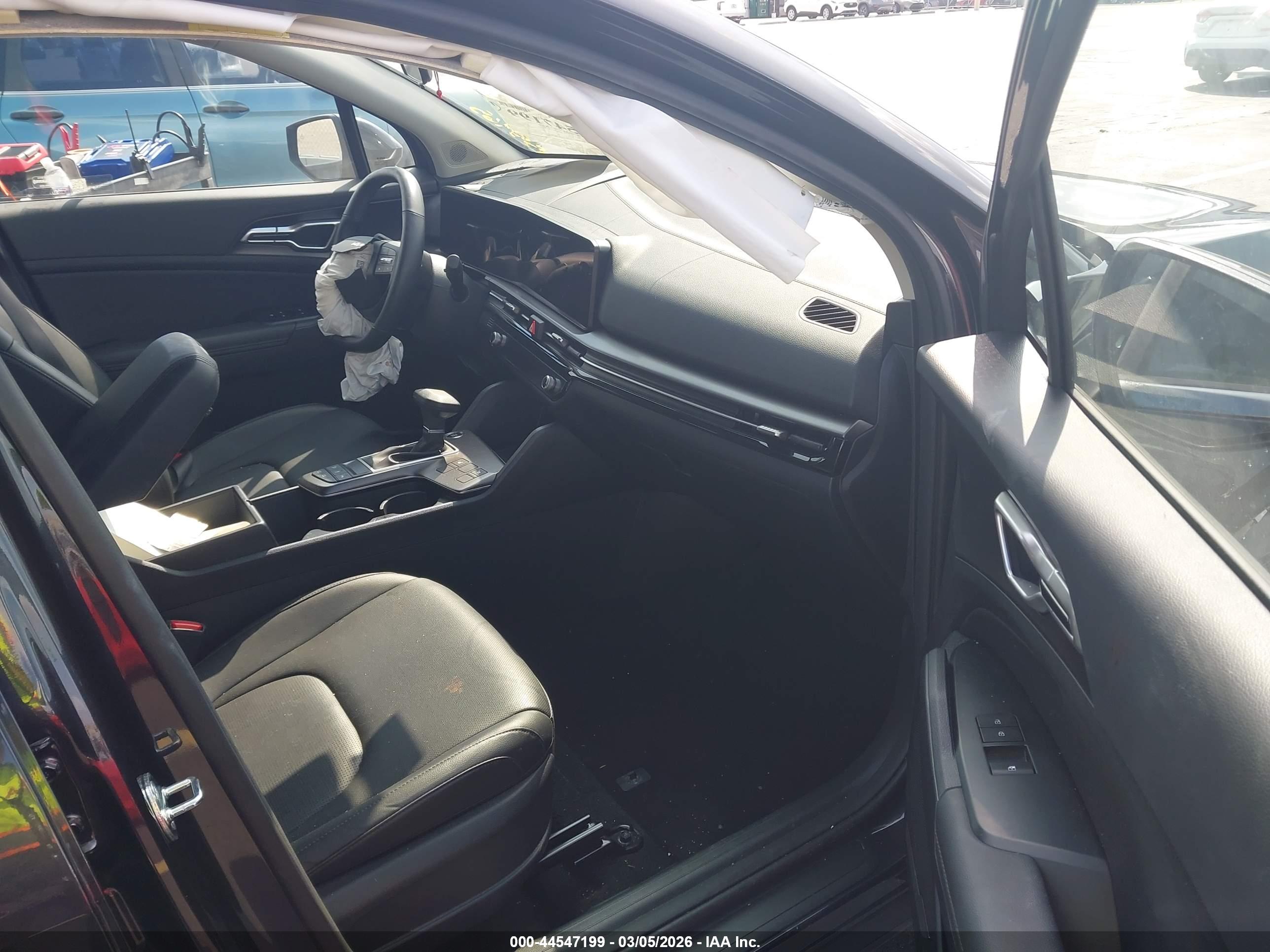 KIA SPORTAGE image 5