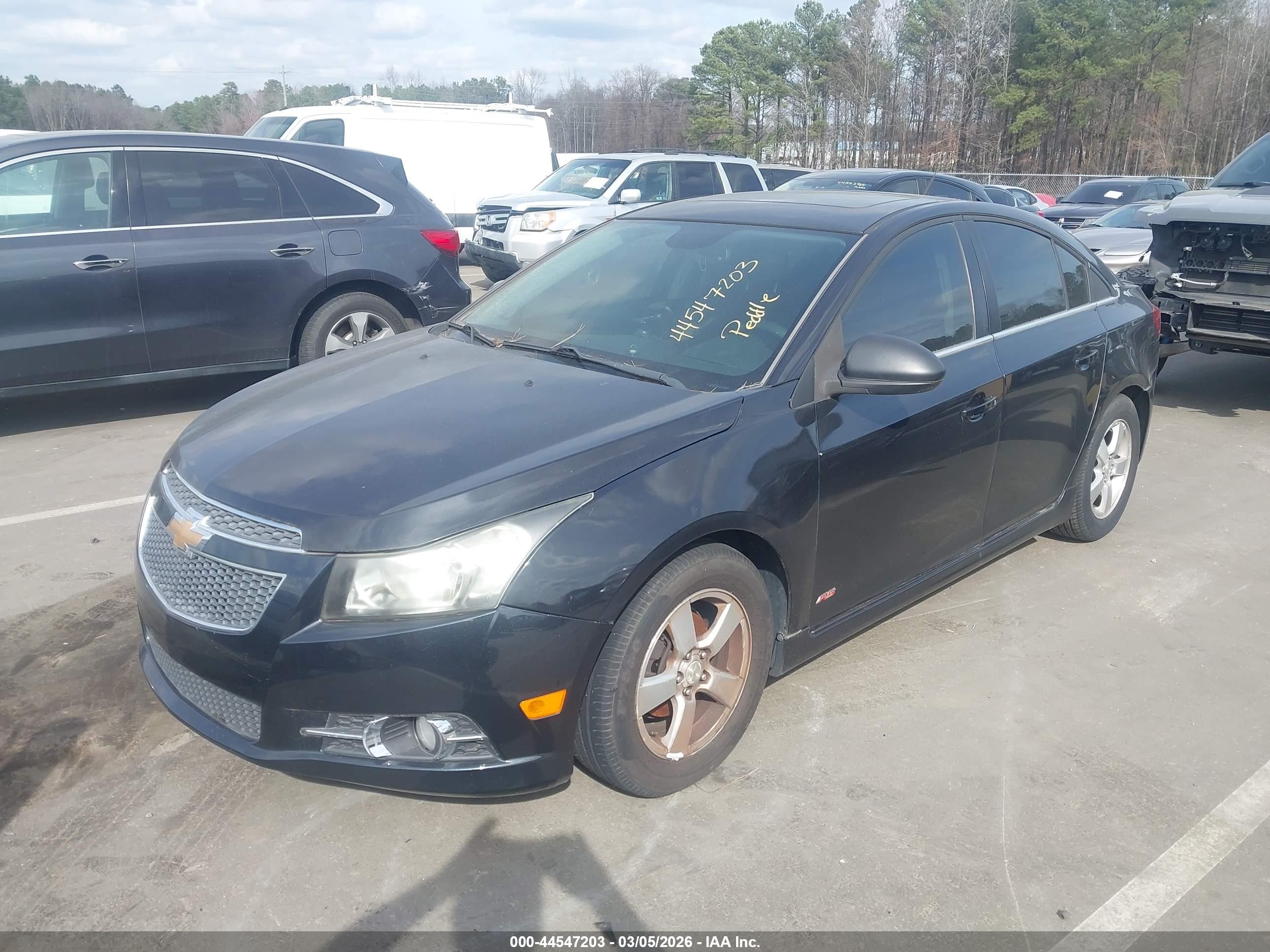 CHEVROLET CRUZE image 2