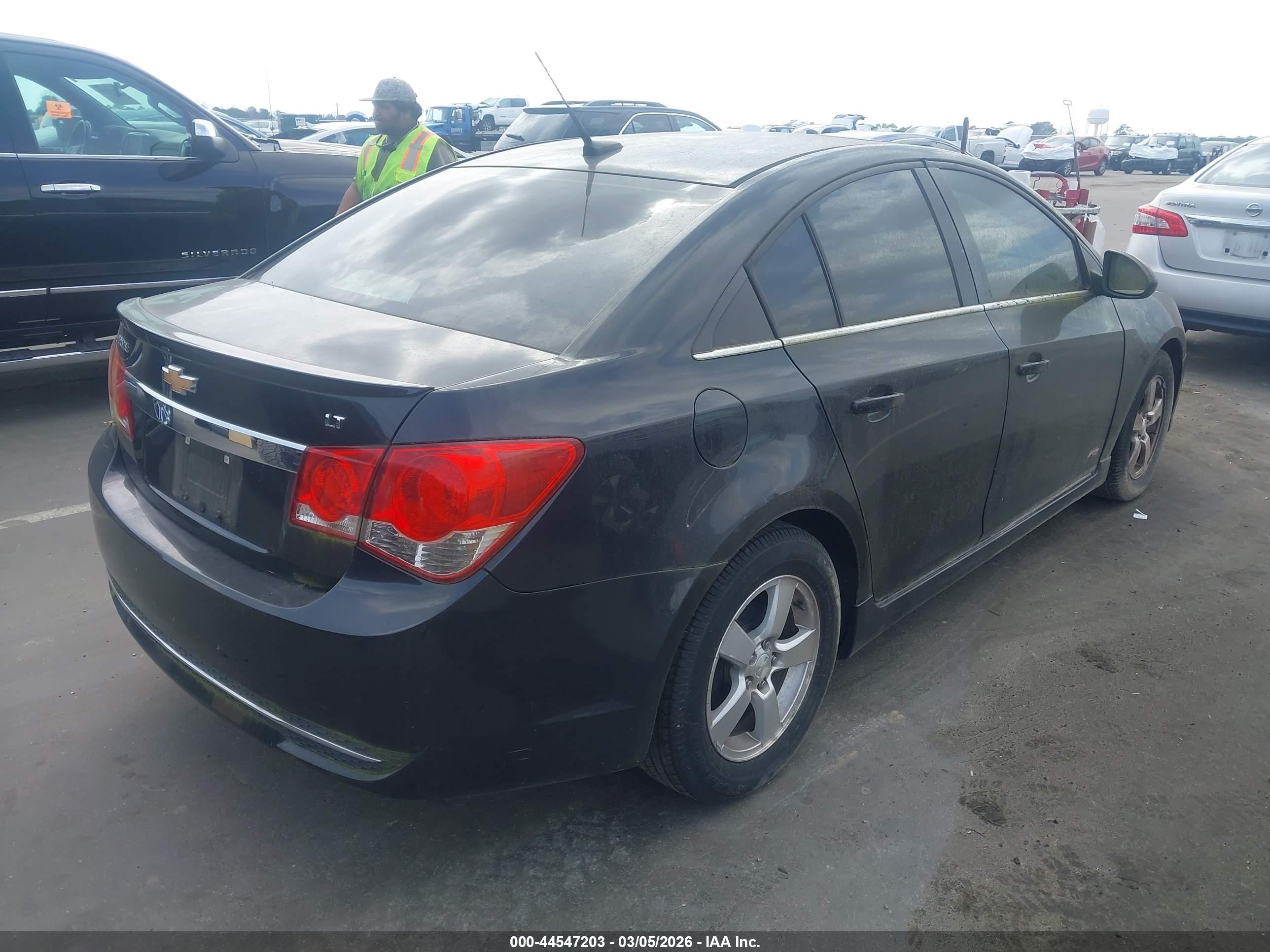 CHEVROLET CRUZE image 4