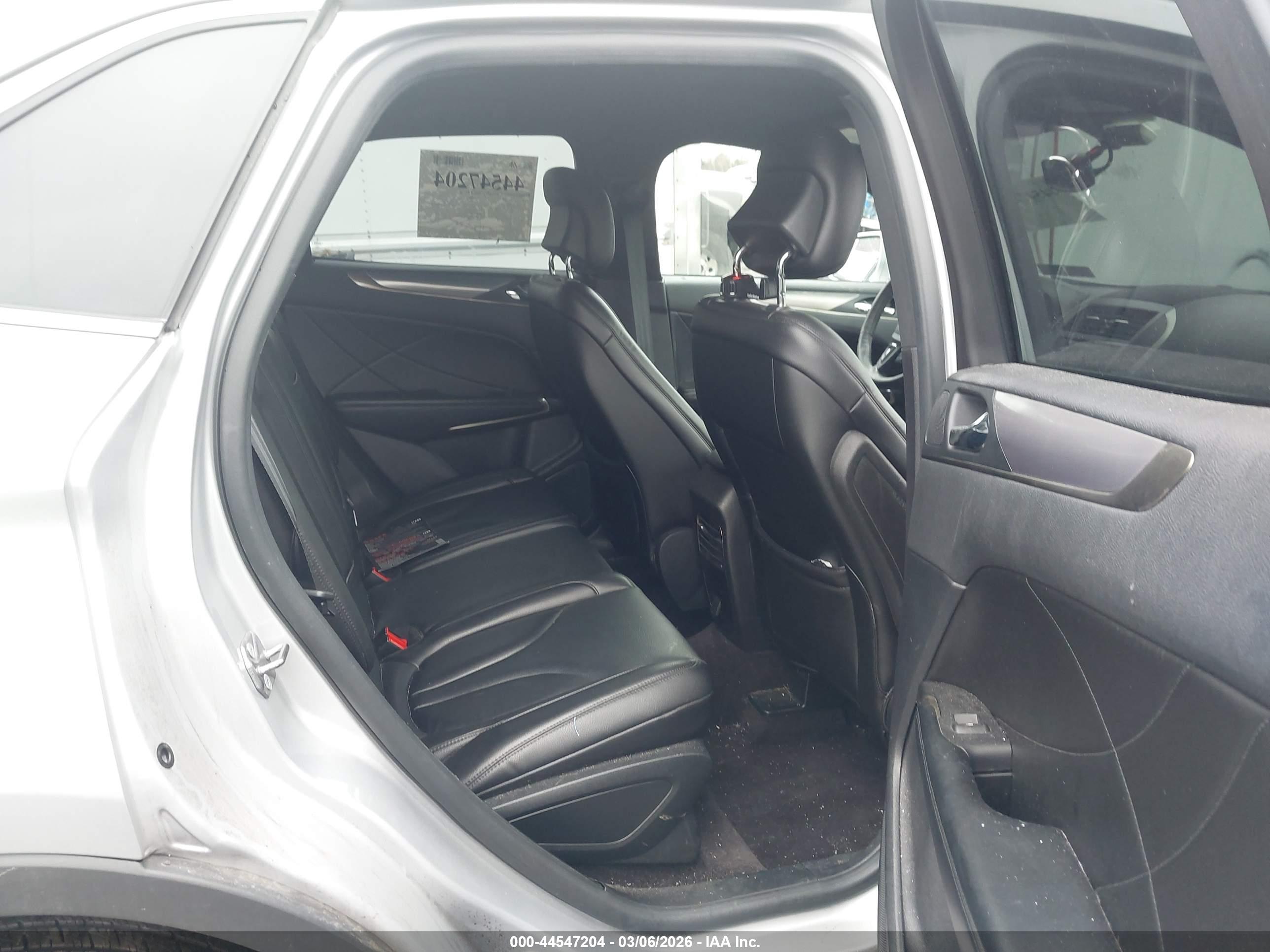 LINCOLN MKC image 8