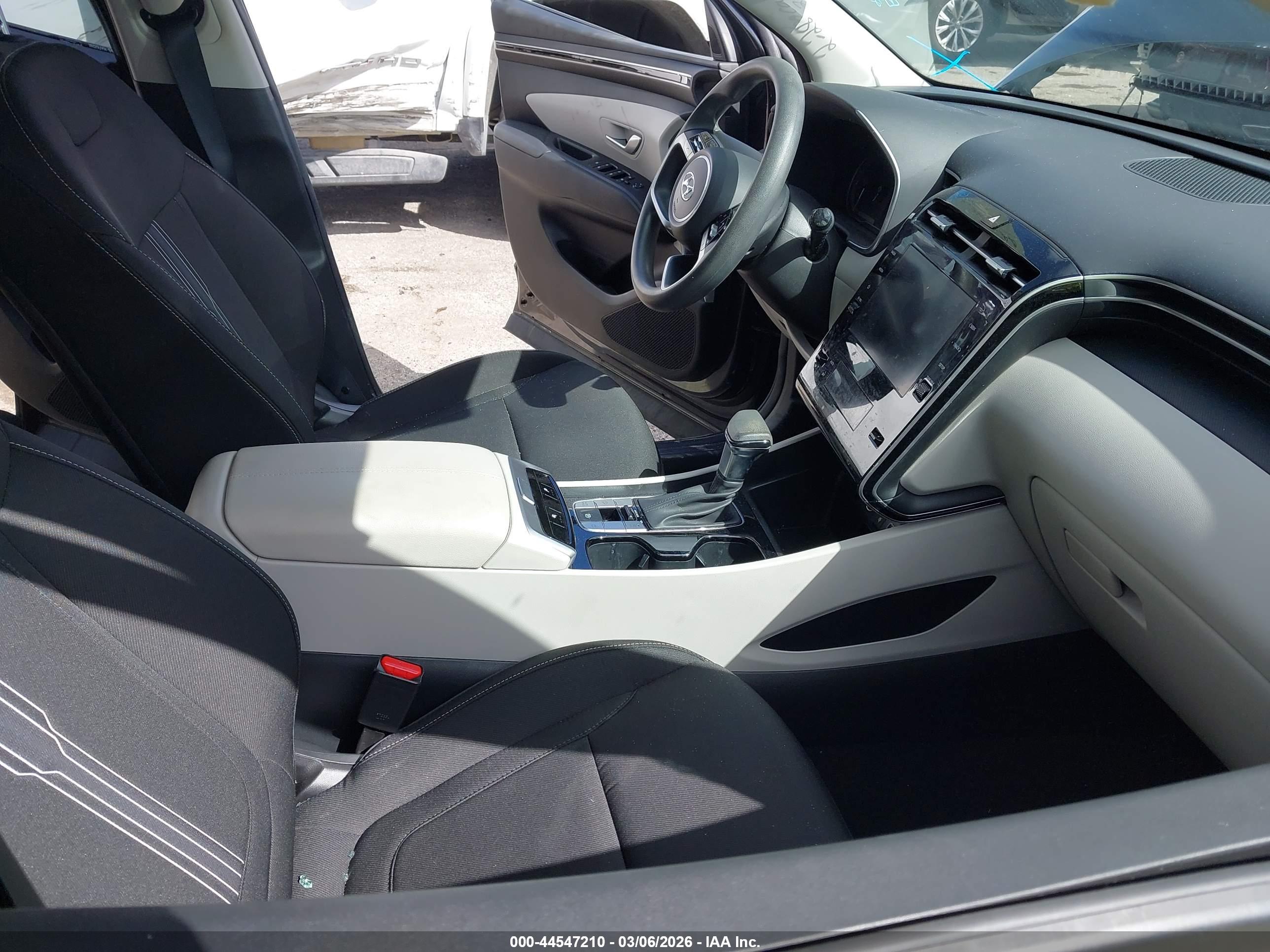 HYUNDAI TUCSON image 5