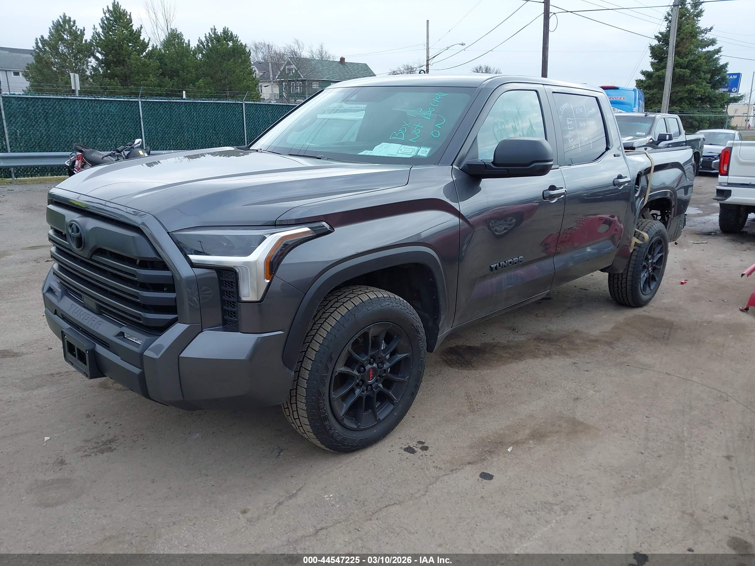 TOYOTA TUNDRA image 2