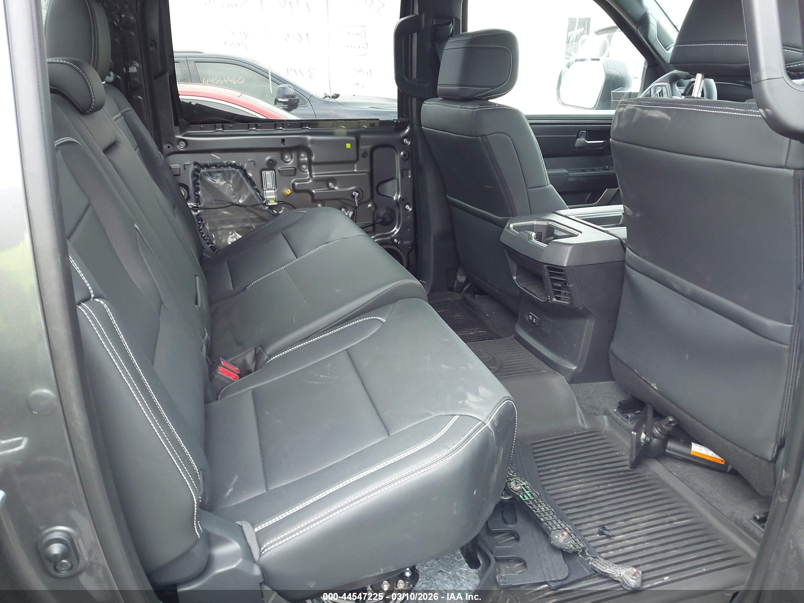 TOYOTA TUNDRA image 8