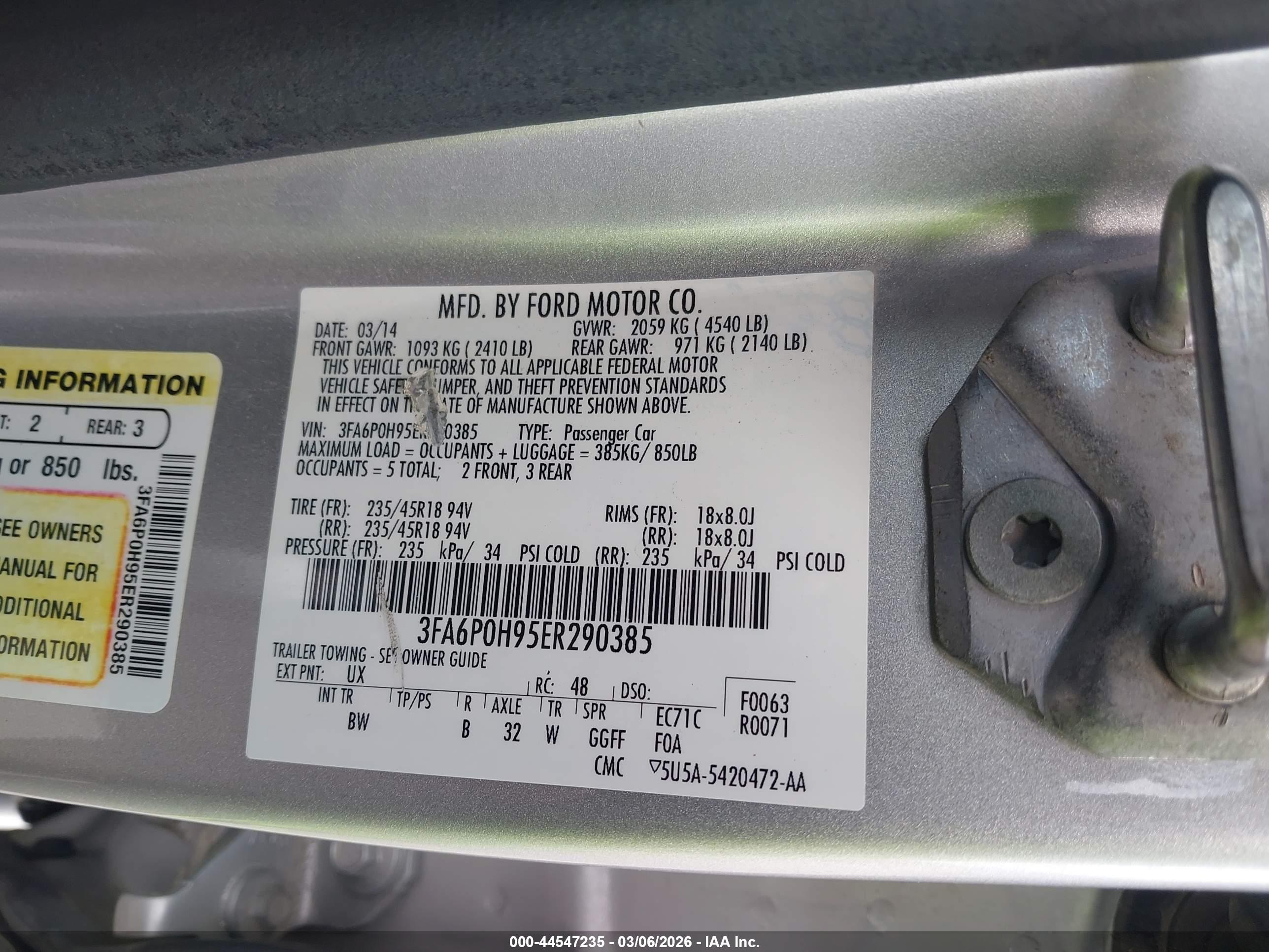 FORD FUSION image 9