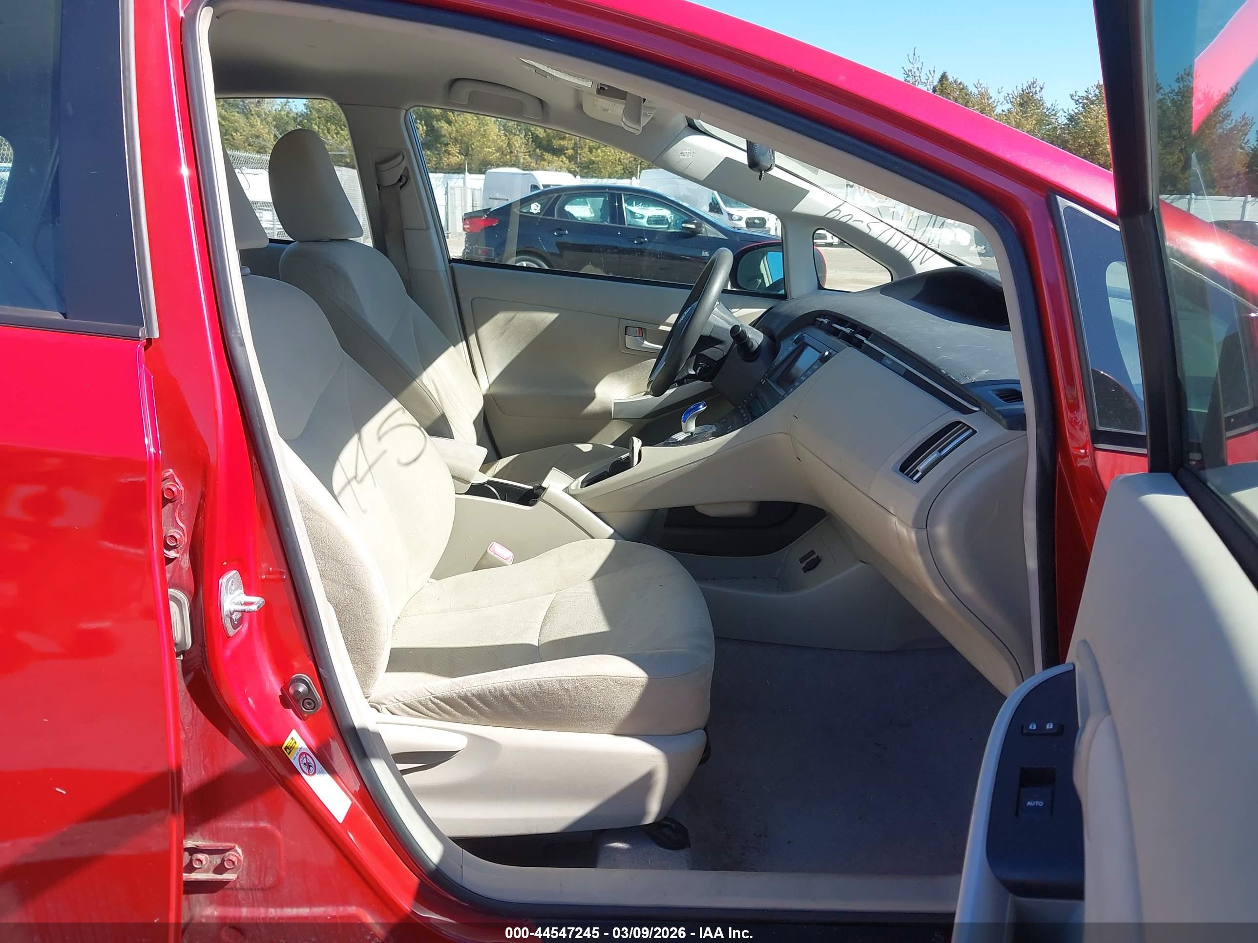 TOYOTA PRIUS image 5