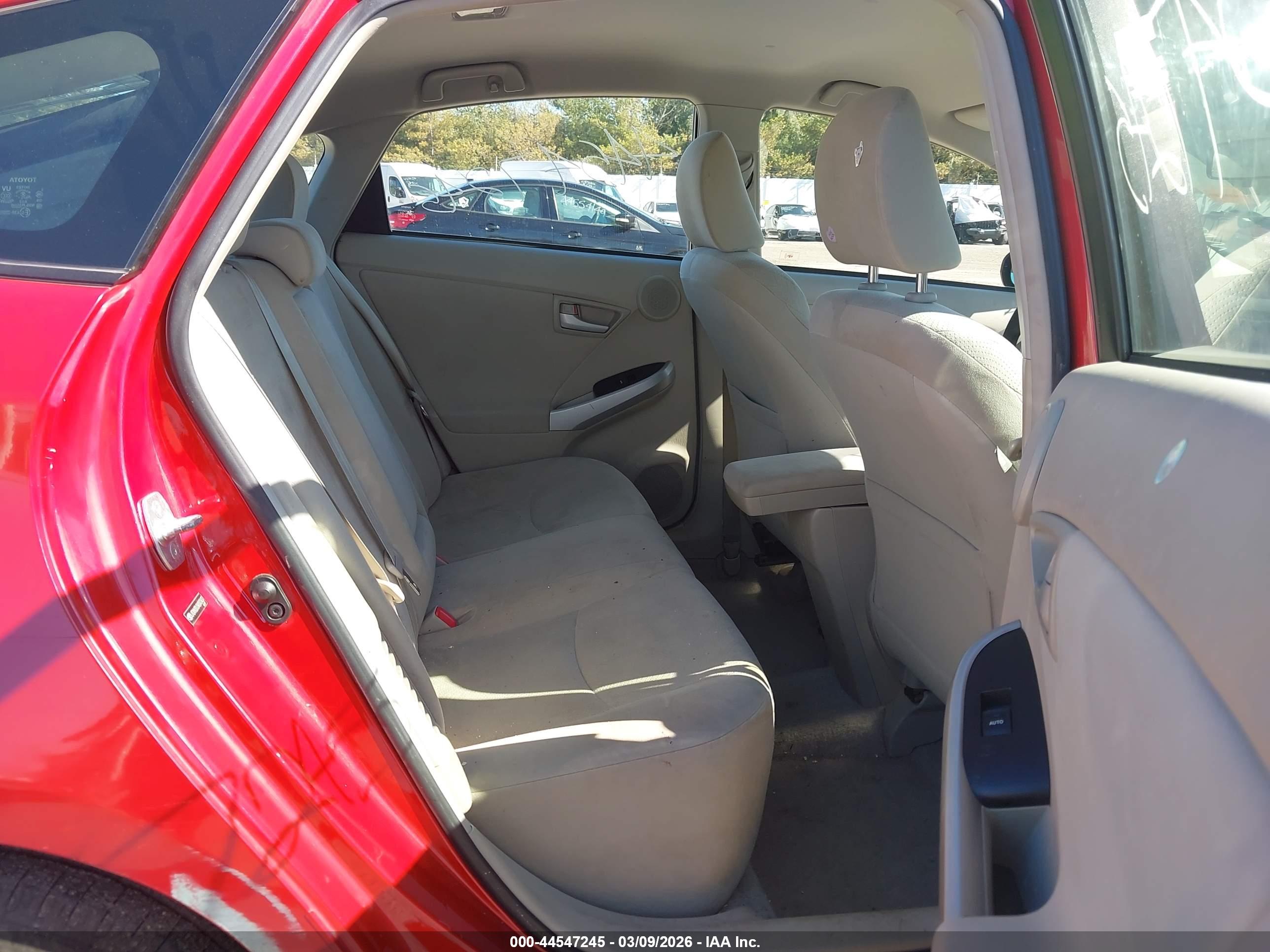 TOYOTA PRIUS image 8