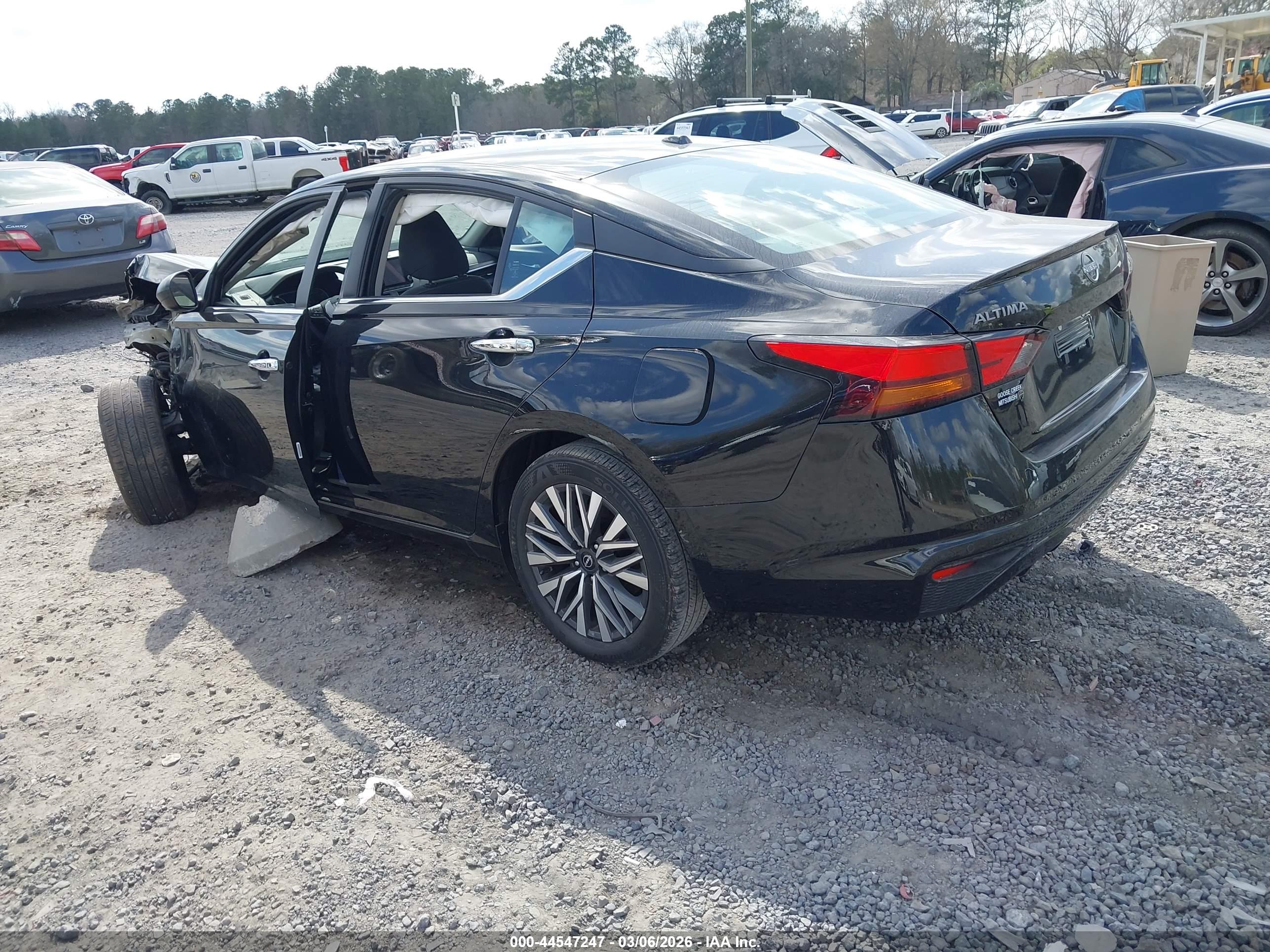 NISSAN ALTIMA image 3