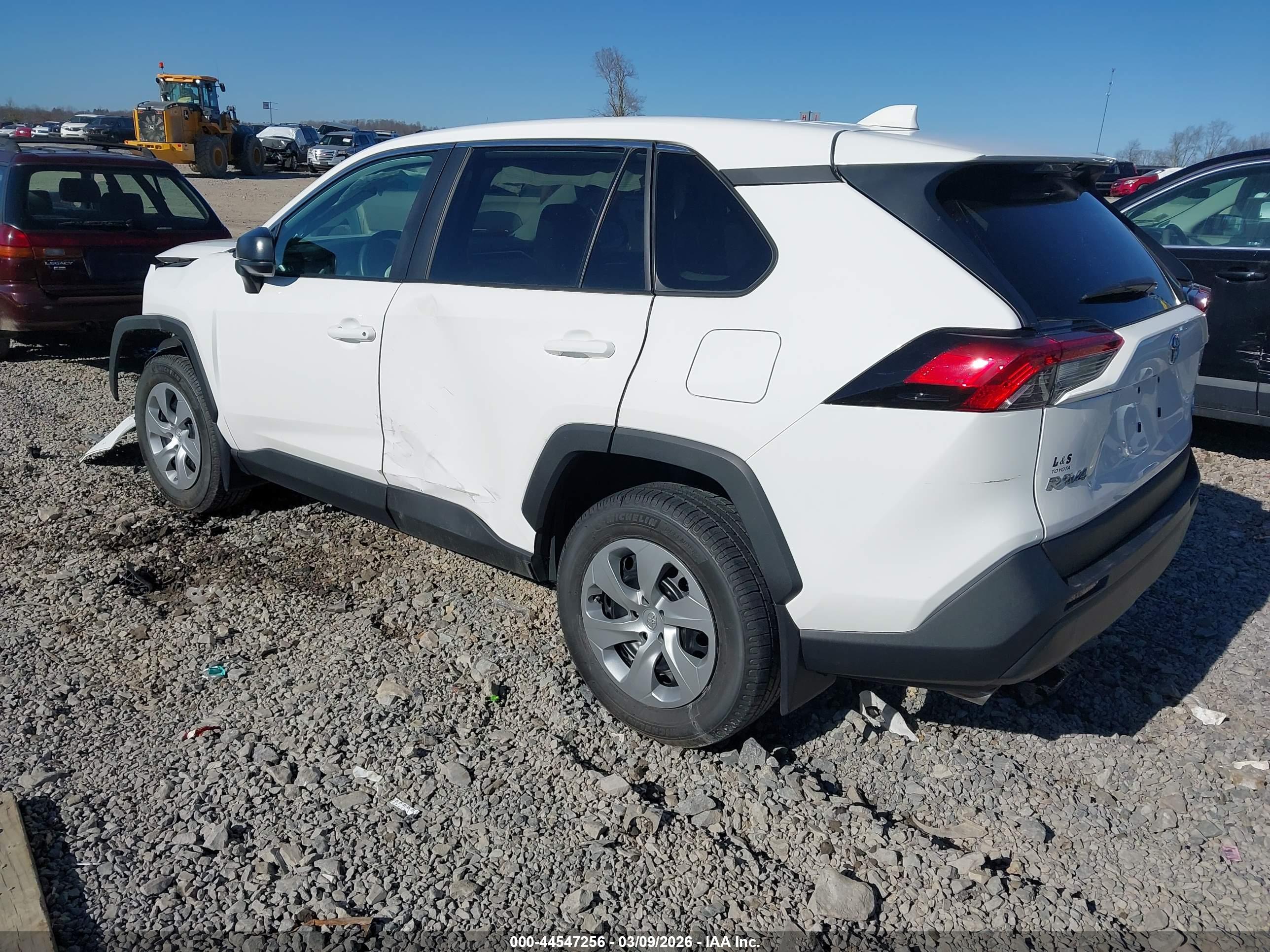 TOYOTA RAV4 image 3