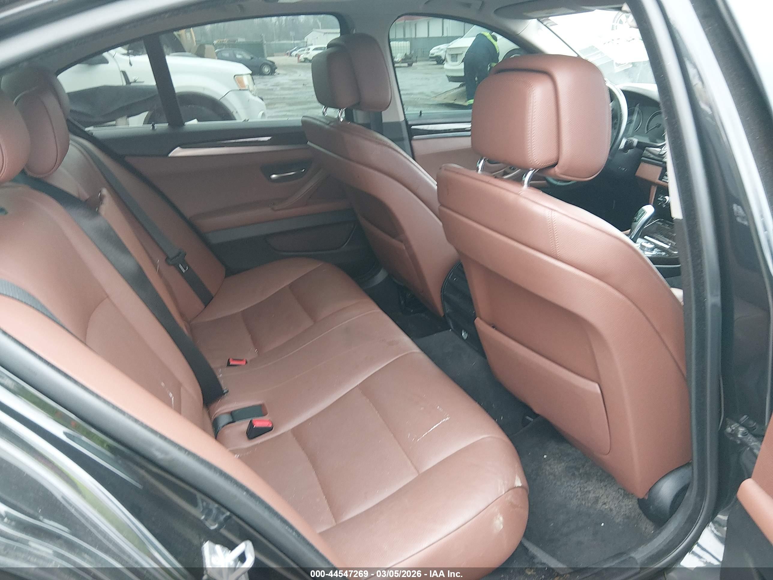BMW 535I image 8