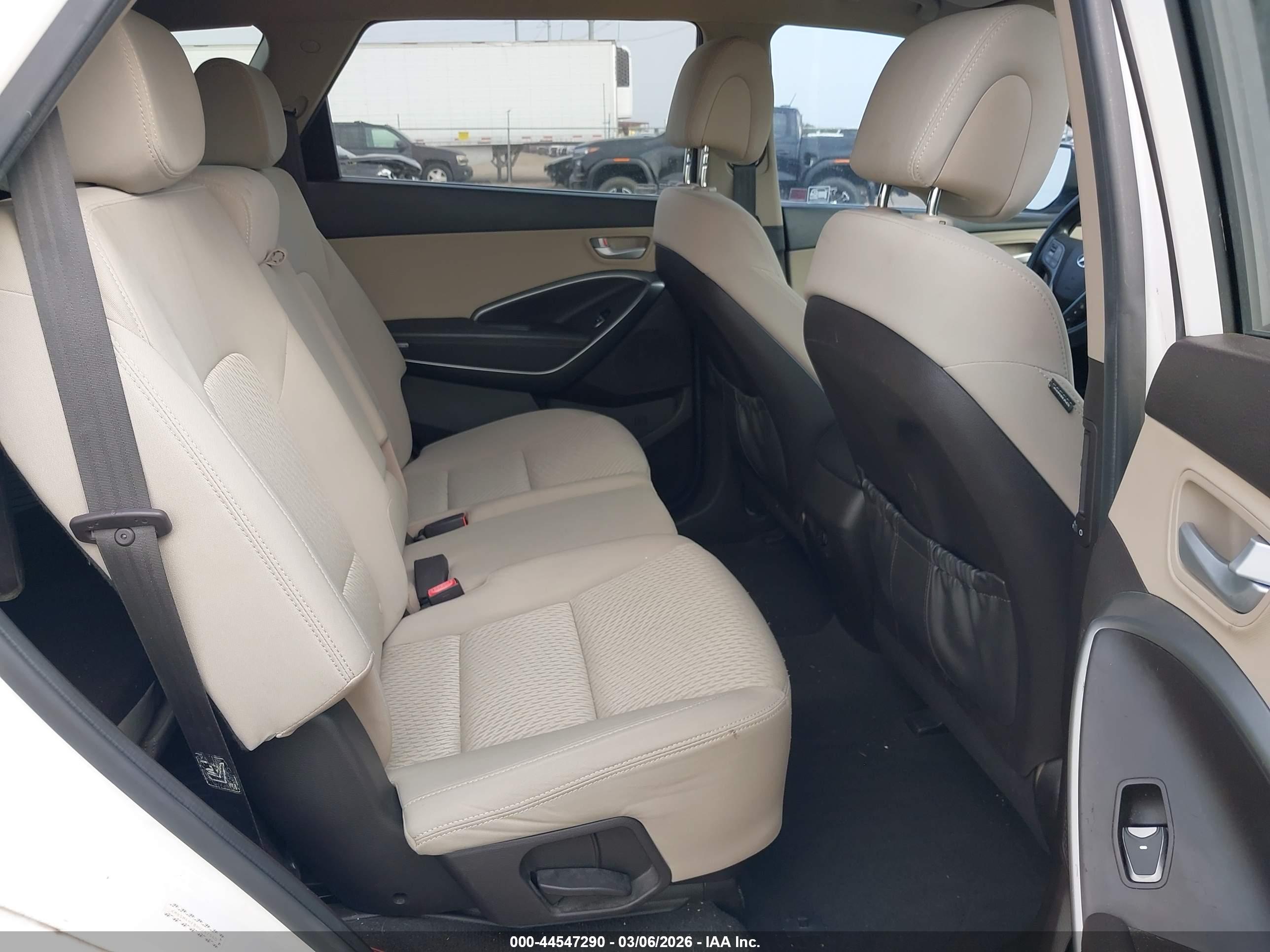 HYUNDAI SANTA image 8