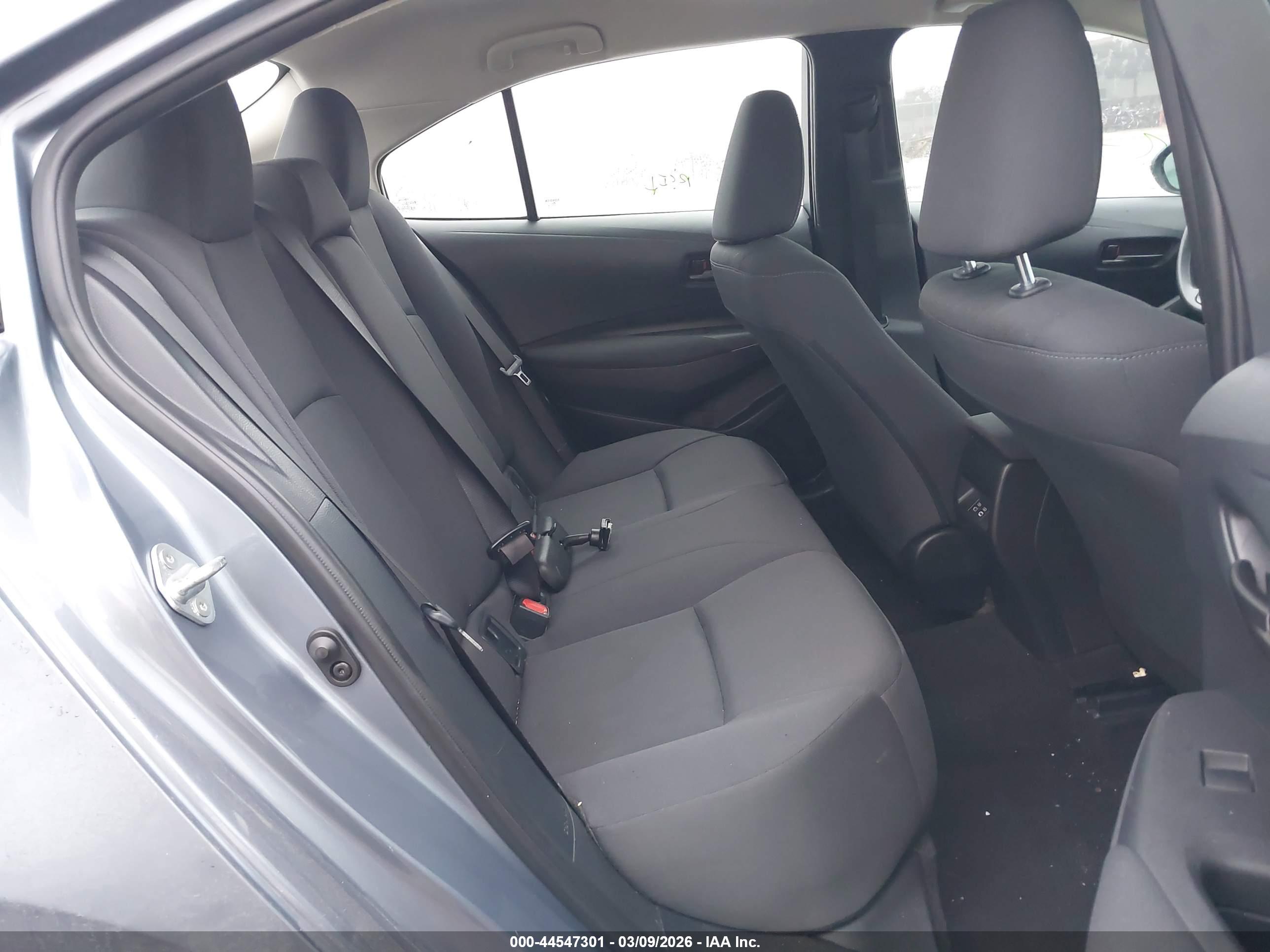 TOYOTA COROLLA image 8