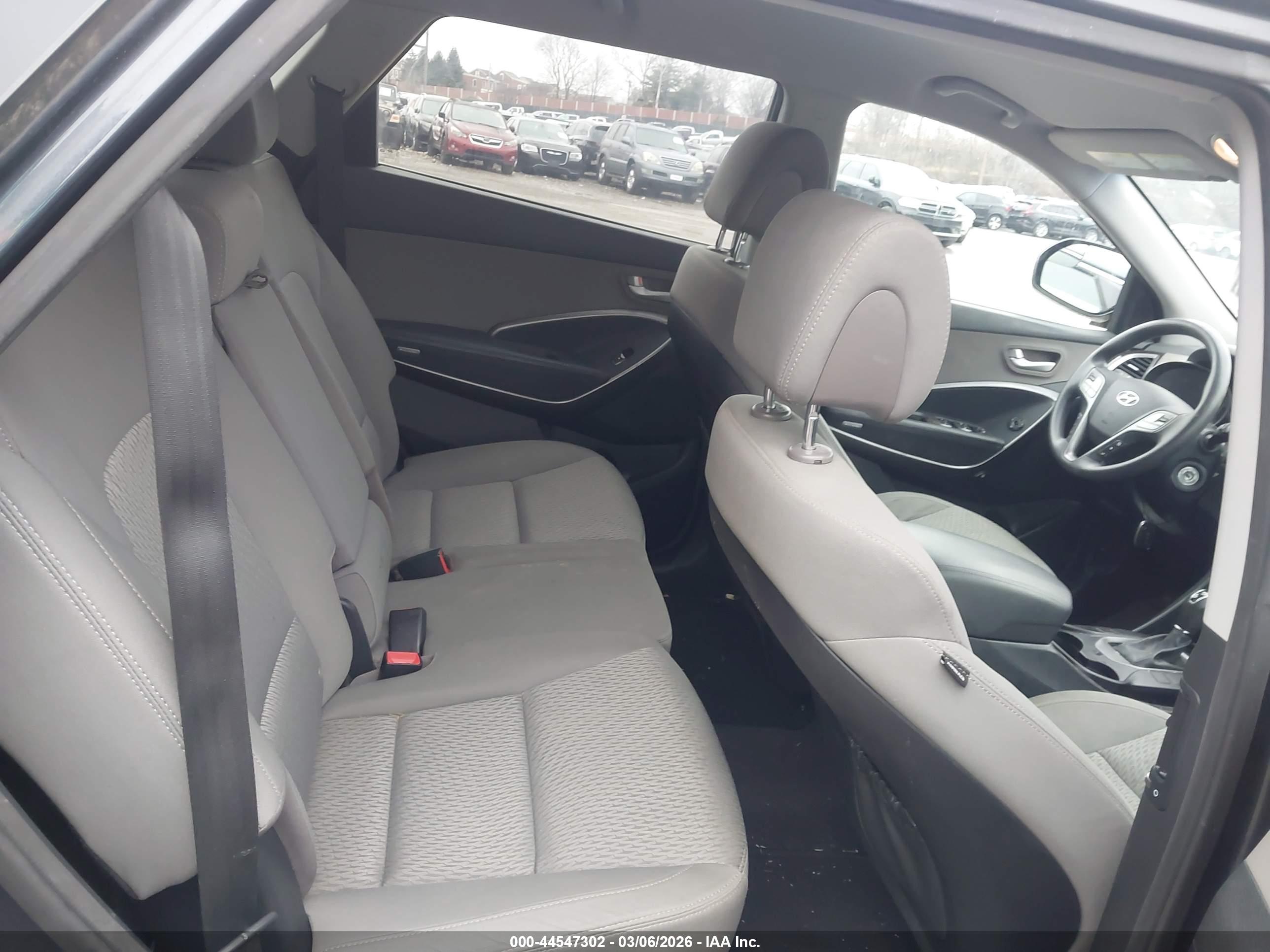 HYUNDAI SANTA image 8